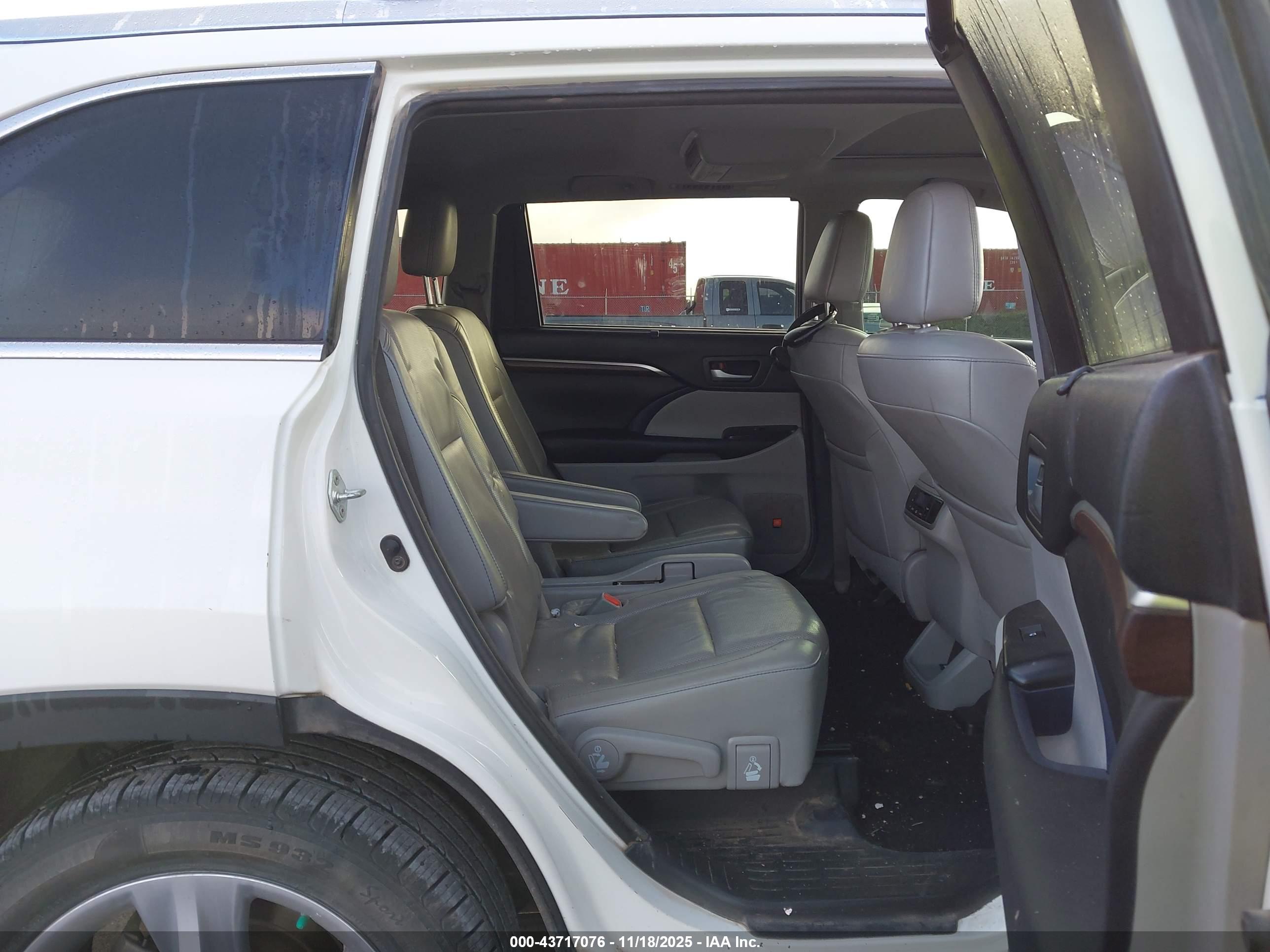 TOYOTA HIGHLANDER image 8