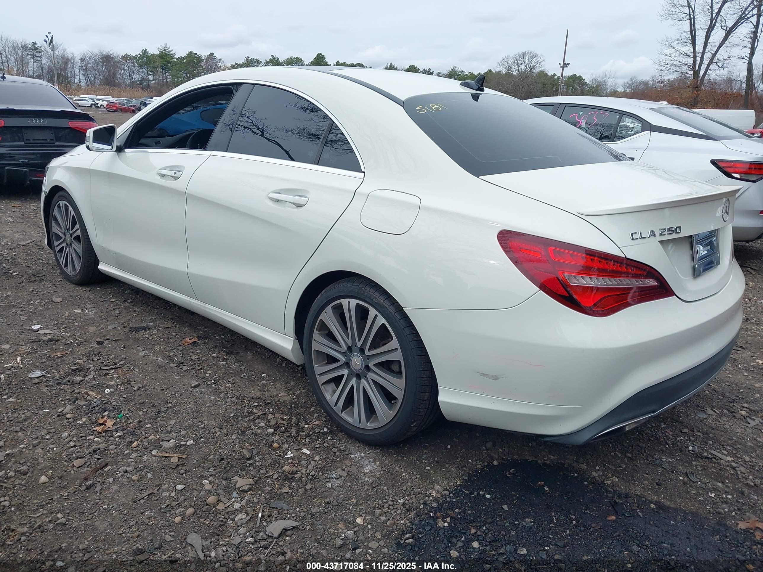 MERCEDES-BENZ CLA image 3