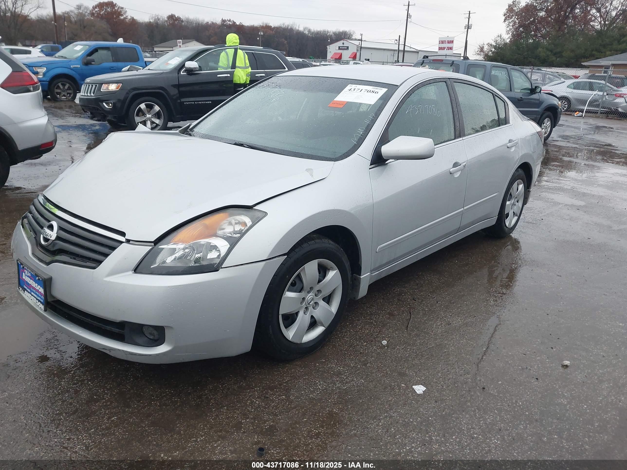 NISSAN ALTIMA image 2