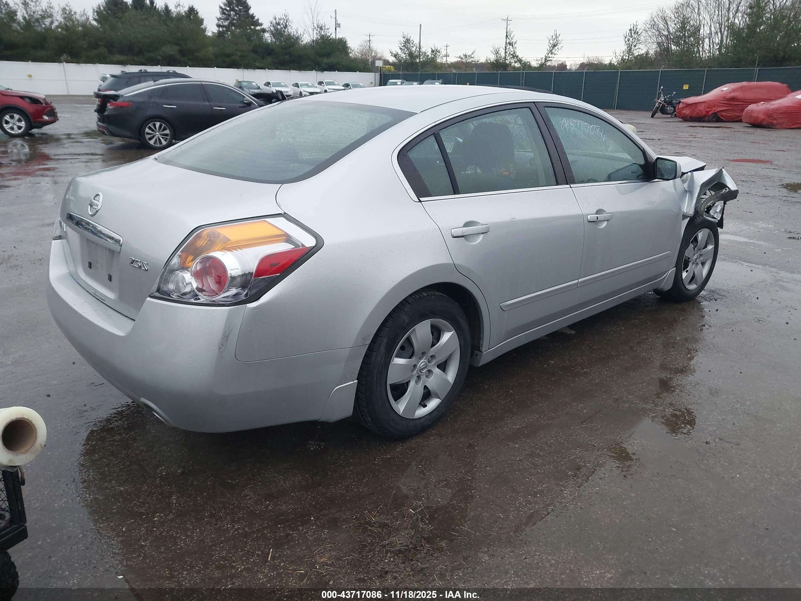 NISSAN ALTIMA image 4