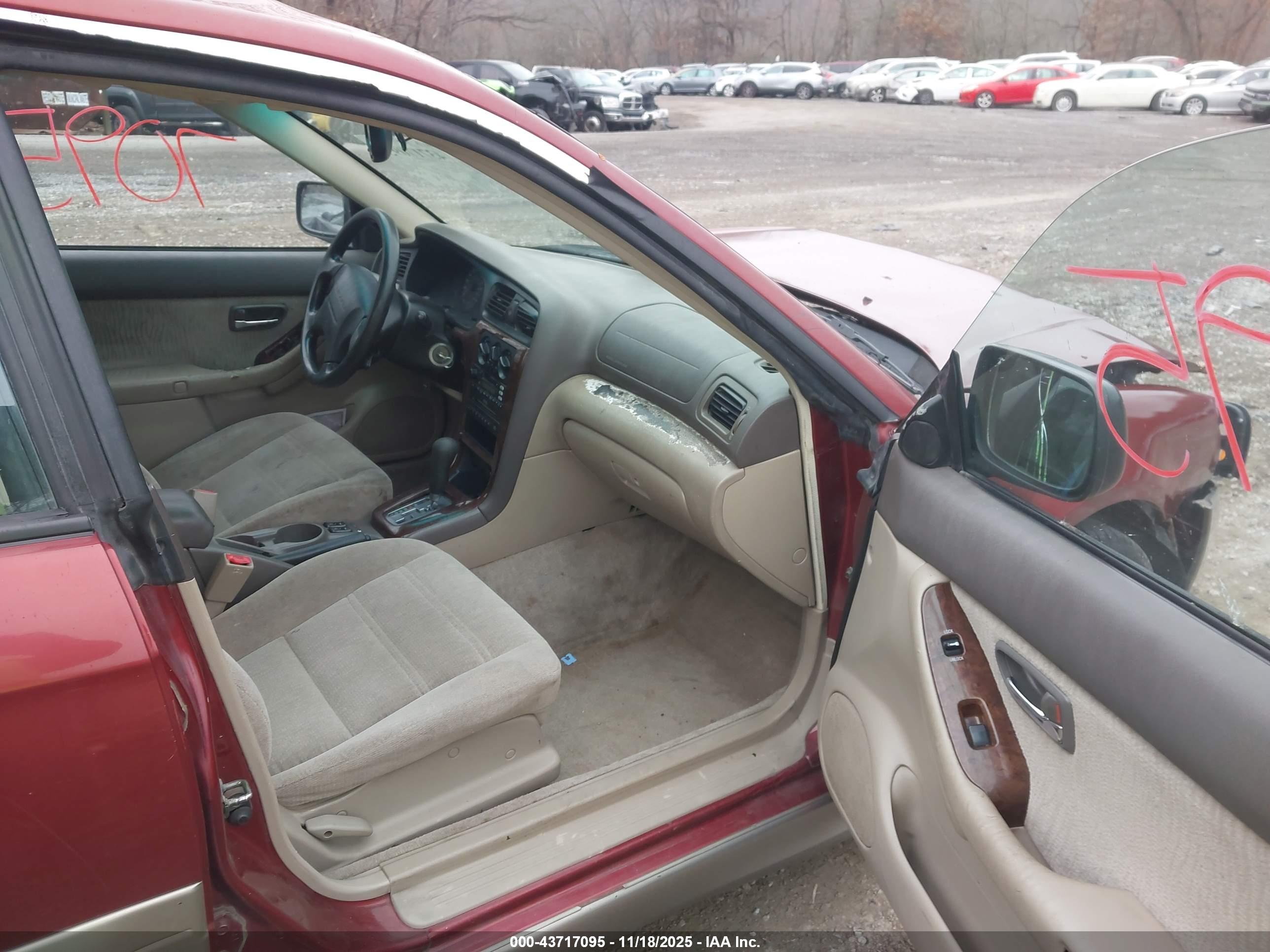 SUBARU OUTBACK image 5