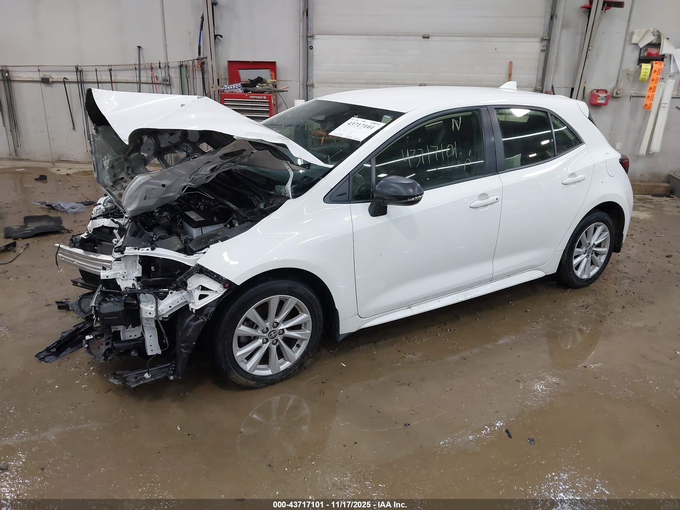 TOYOTA COROLLA image 2