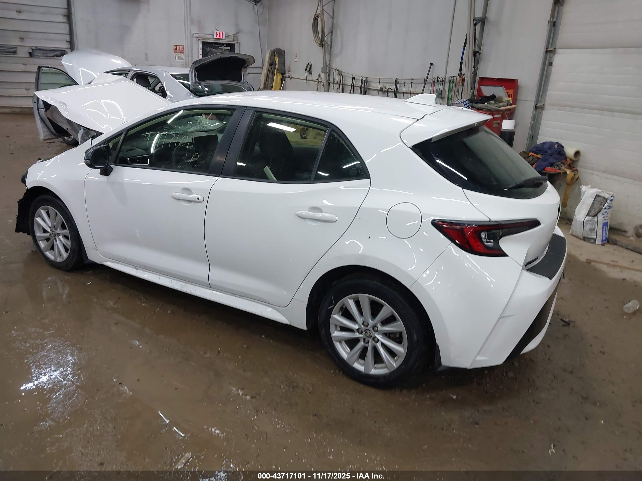 TOYOTA COROLLA image 3