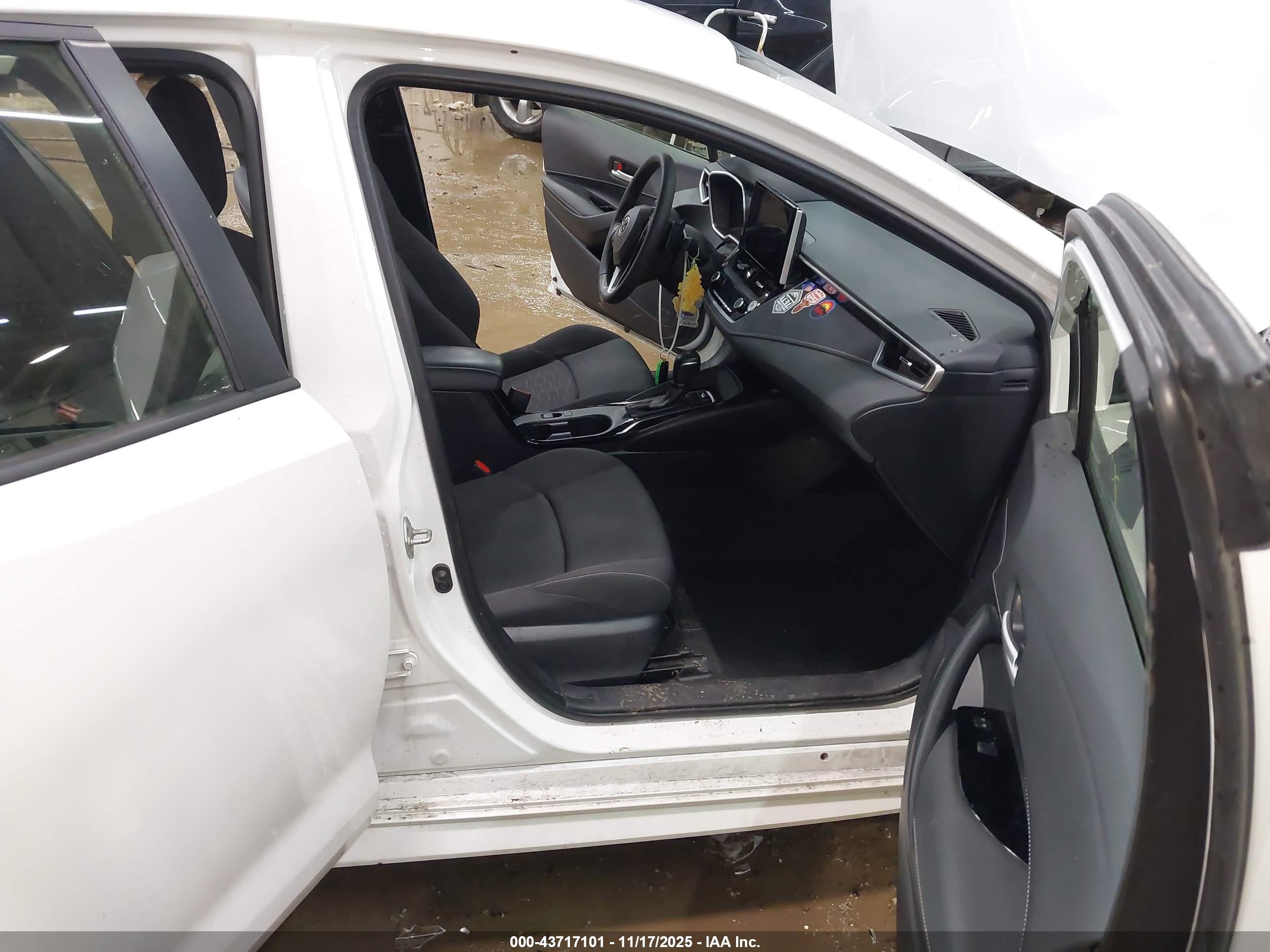 TOYOTA COROLLA image 5