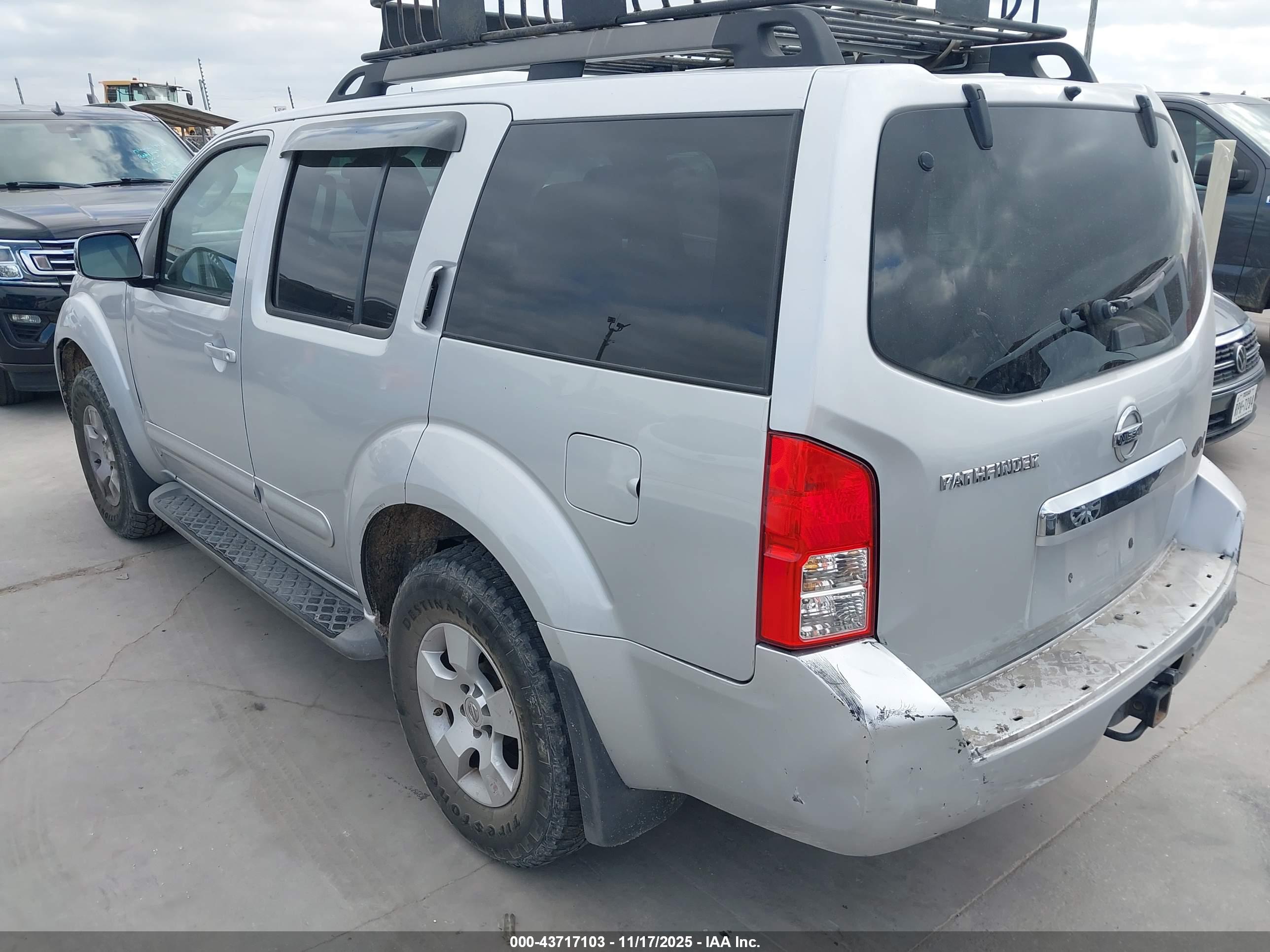 NISSAN PATHFINDER image 3