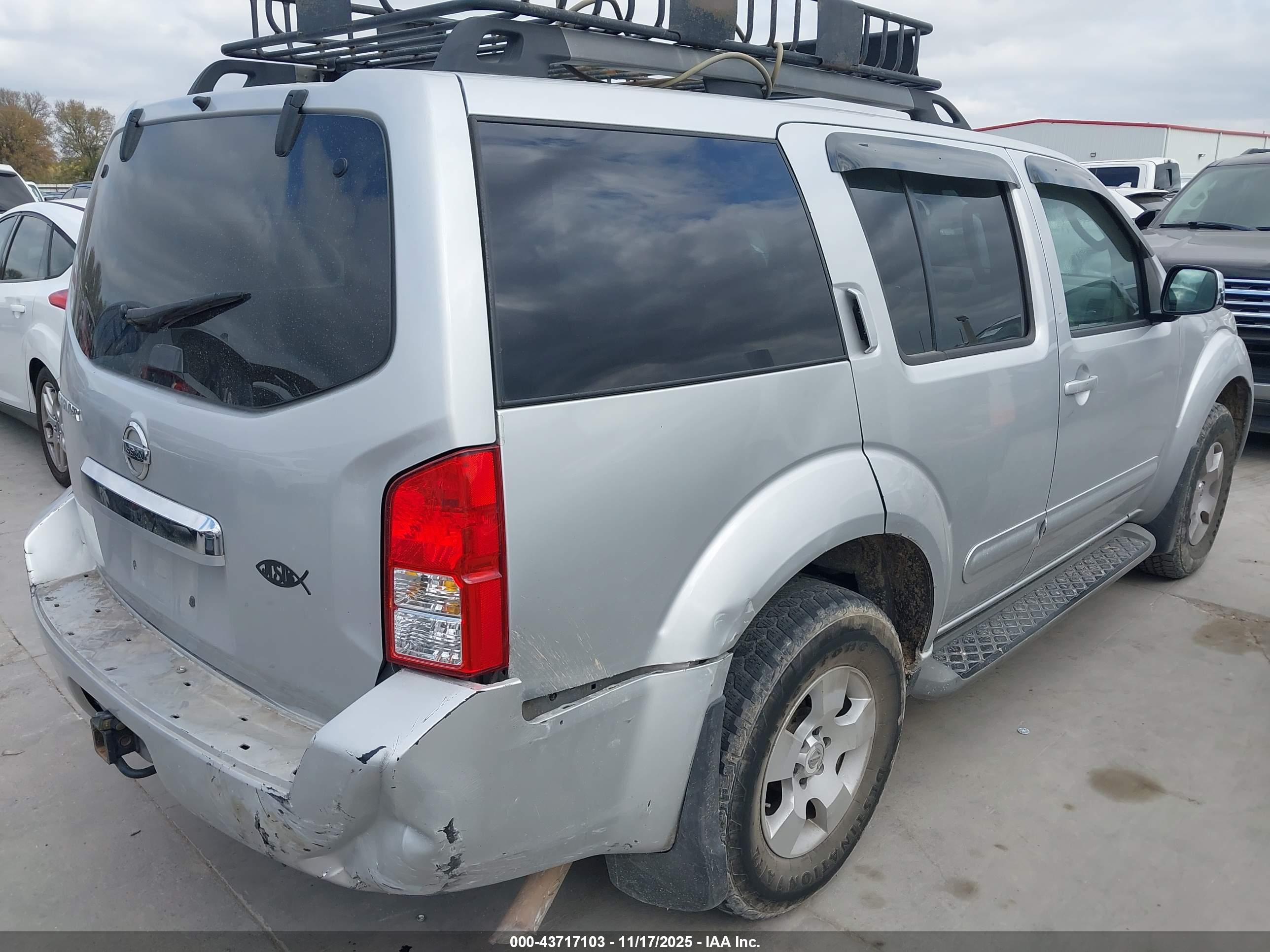 NISSAN PATHFINDER image 4