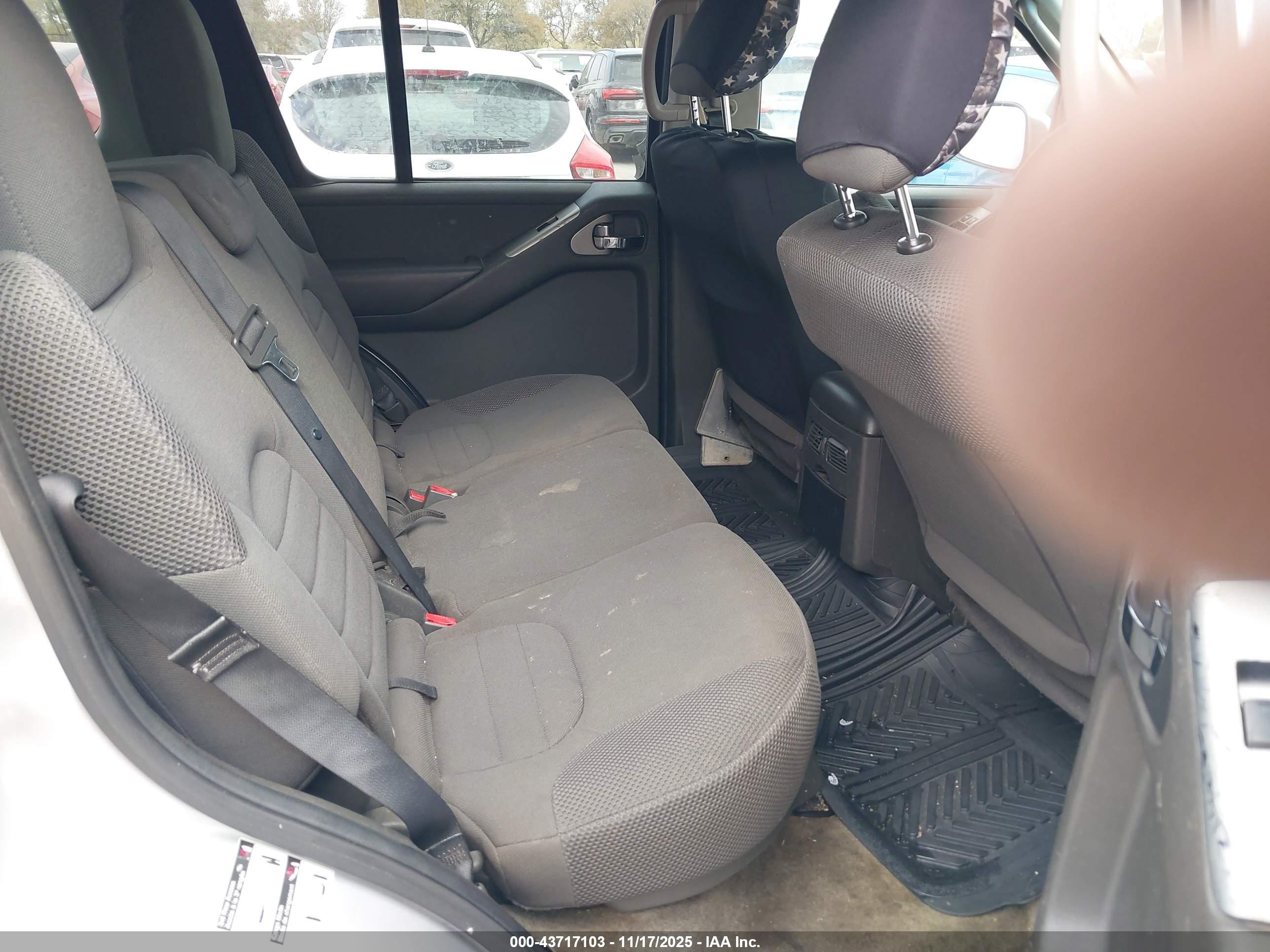 NISSAN PATHFINDER image 8