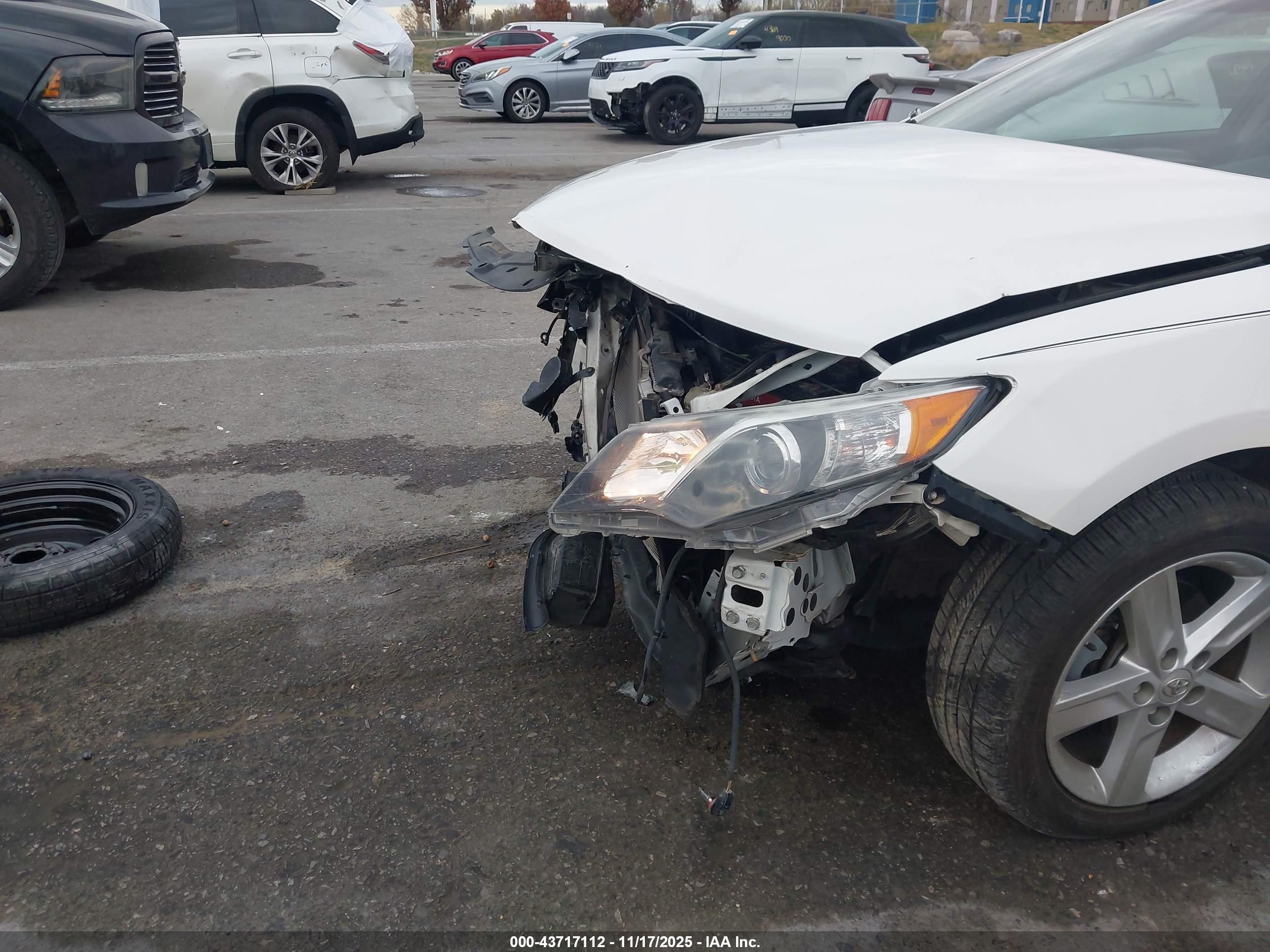 TOYOTA CAMRY image 6