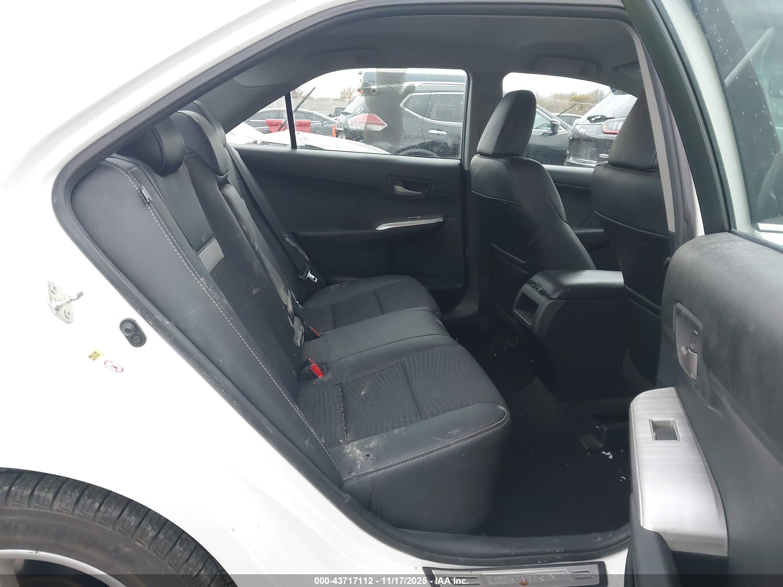 TOYOTA CAMRY image 8