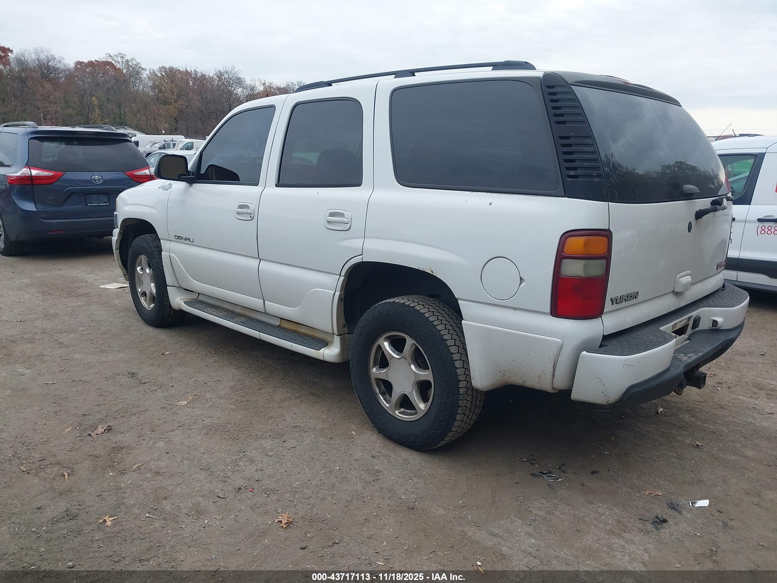 GMC YUKON image 3