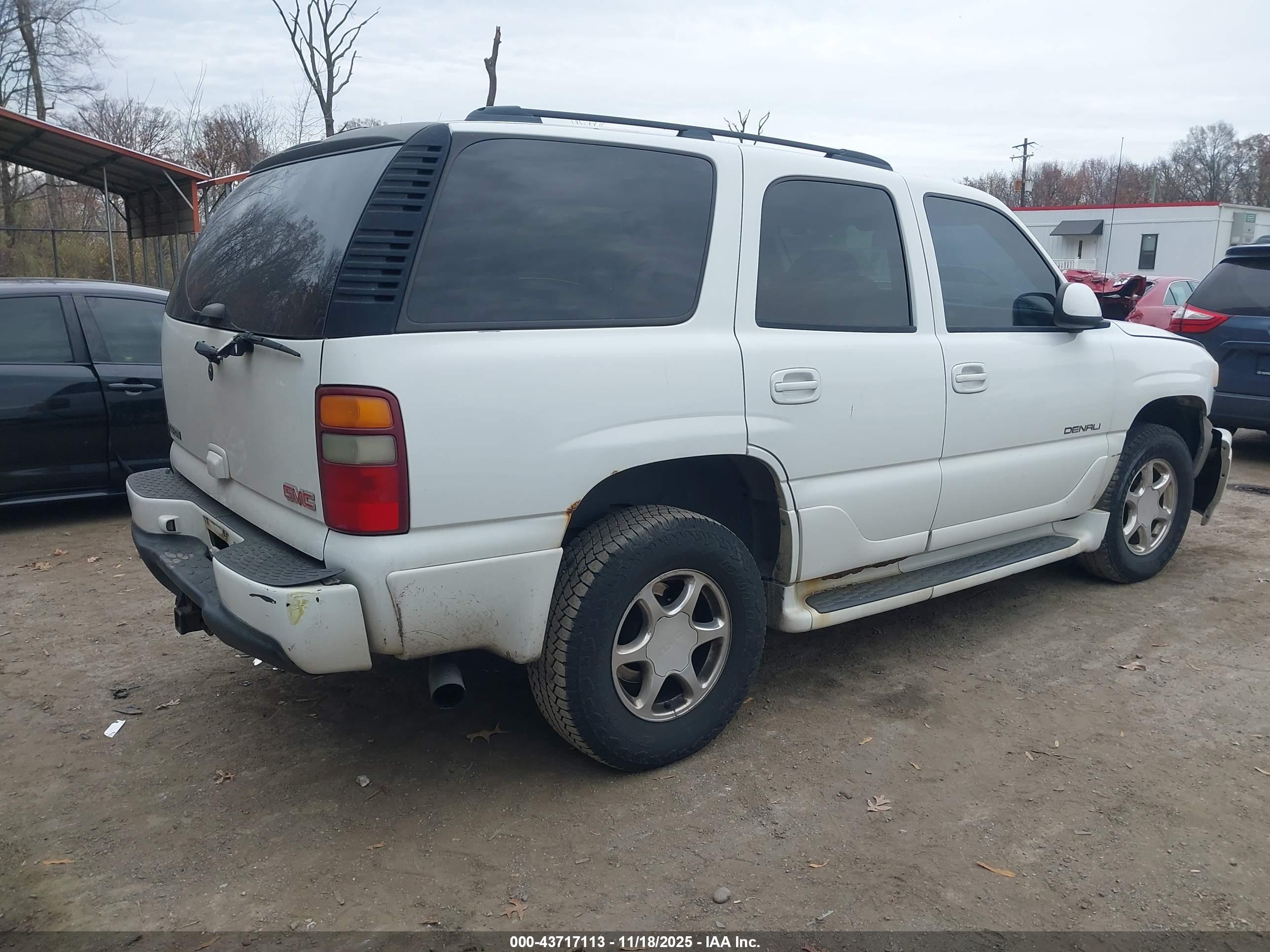 GMC YUKON image 4