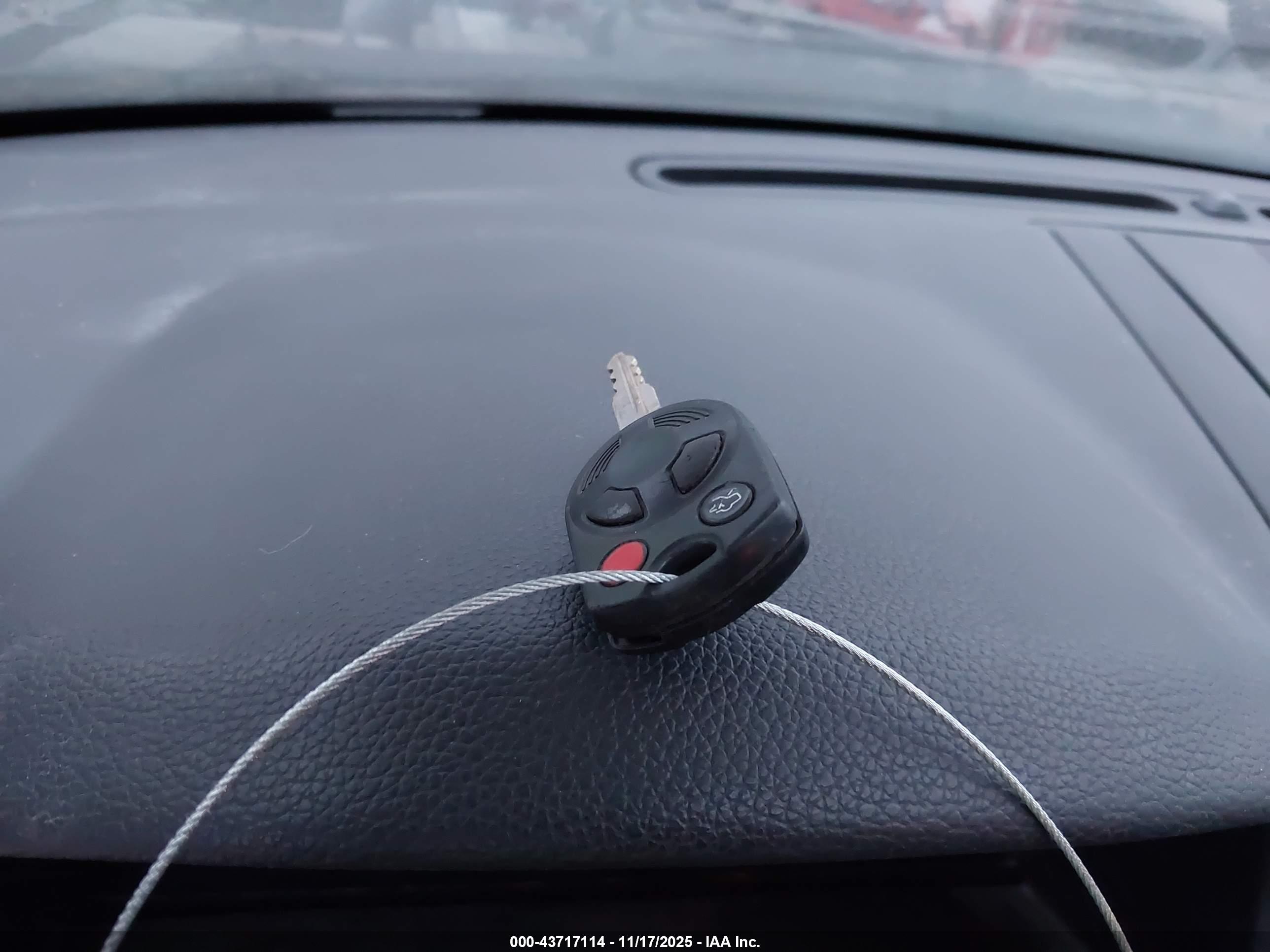 FORD FUSION image 11