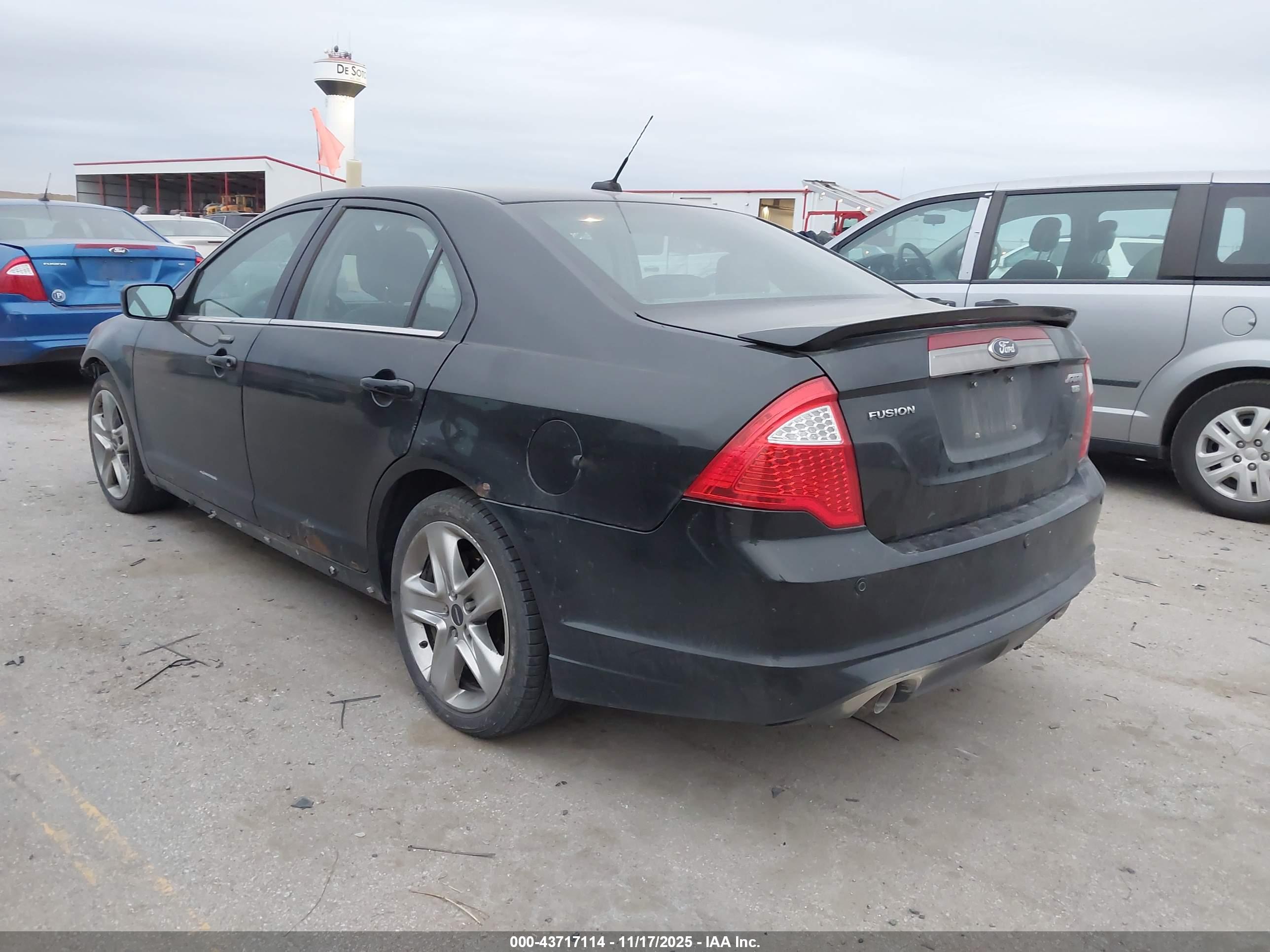 FORD FUSION image 3