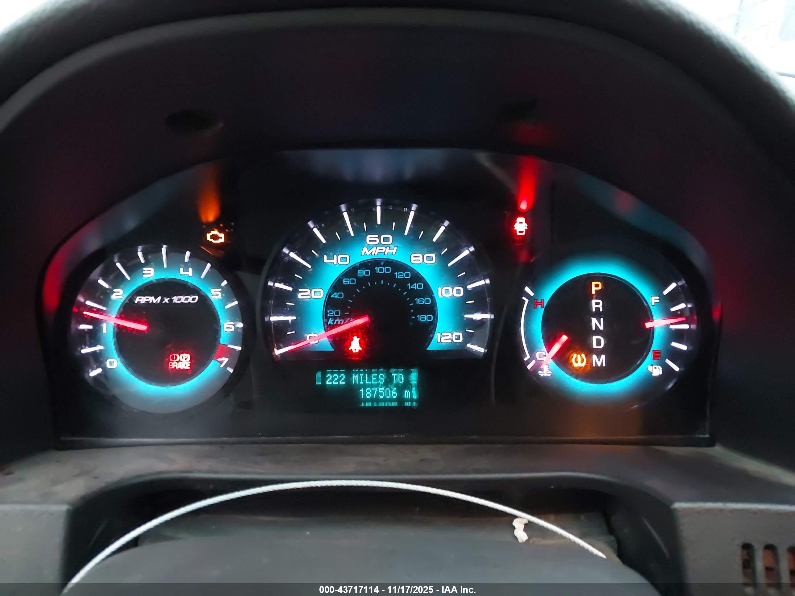 FORD FUSION image 7