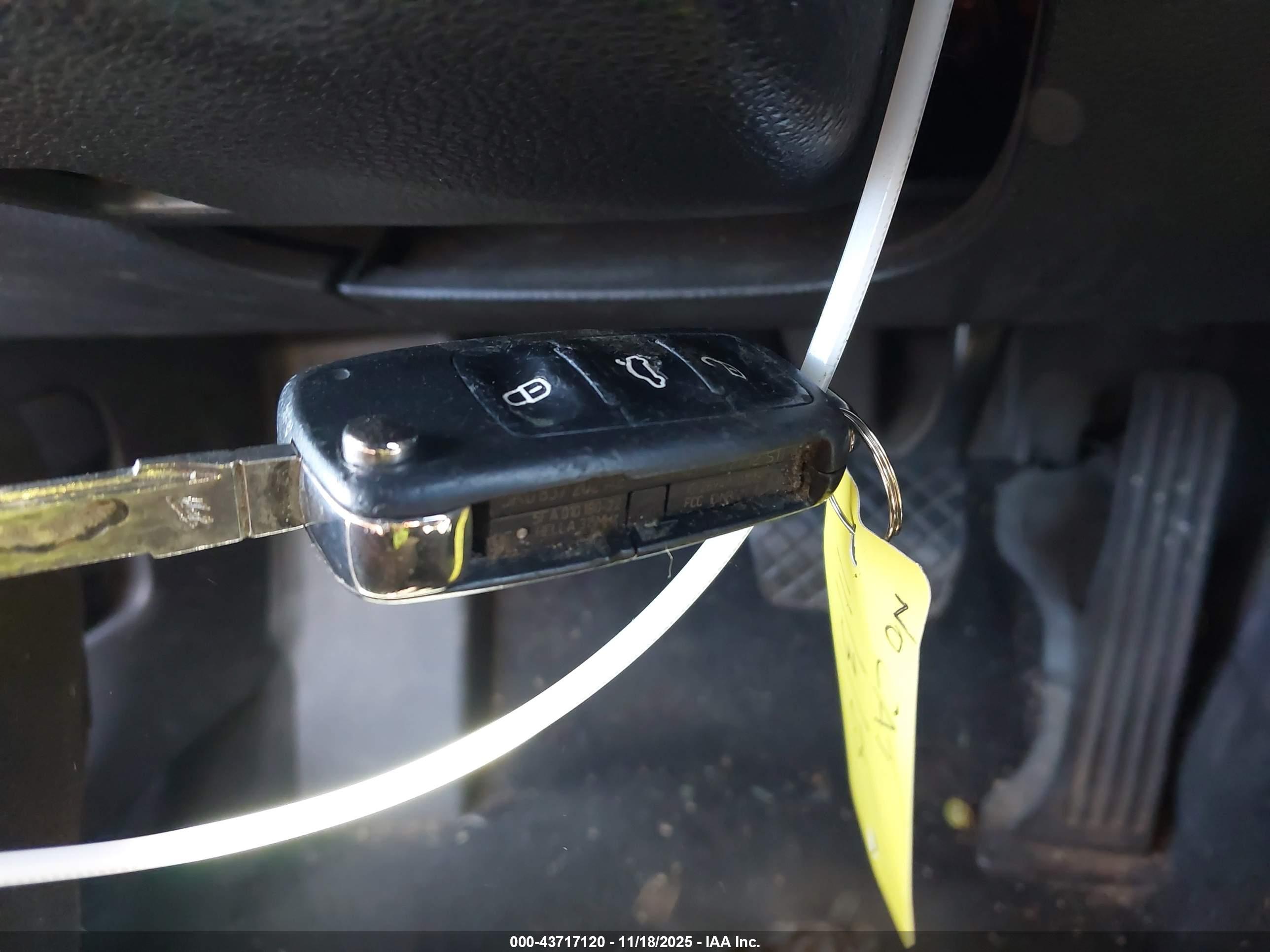 VOLKSWAGEN PASSAT image 11