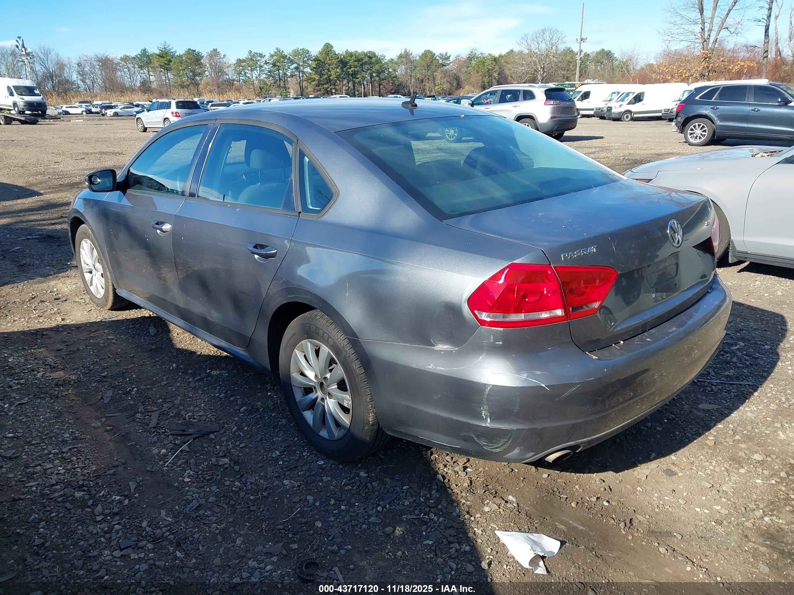 VOLKSWAGEN PASSAT image 3