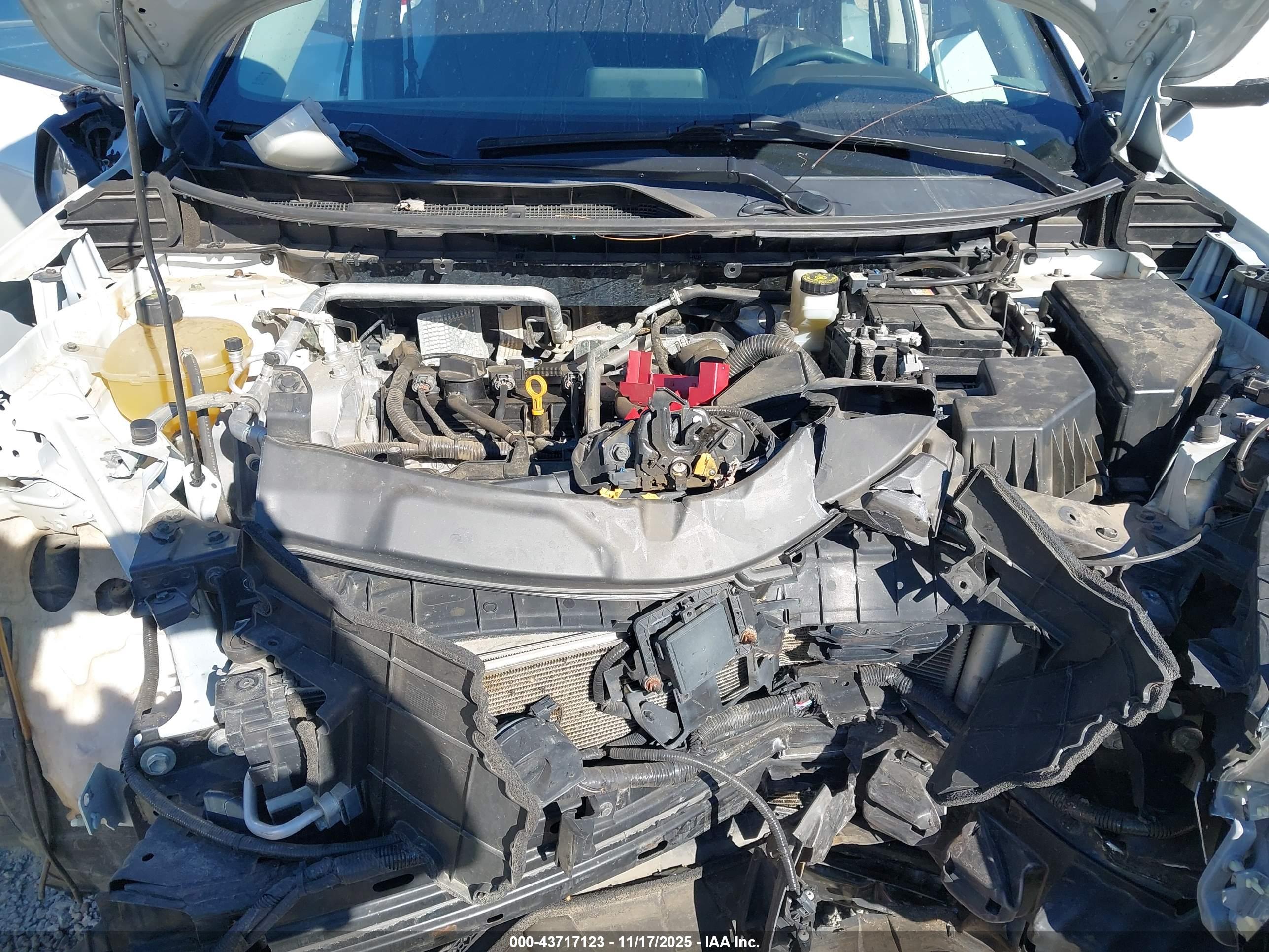 NISSAN ROGUE image 10