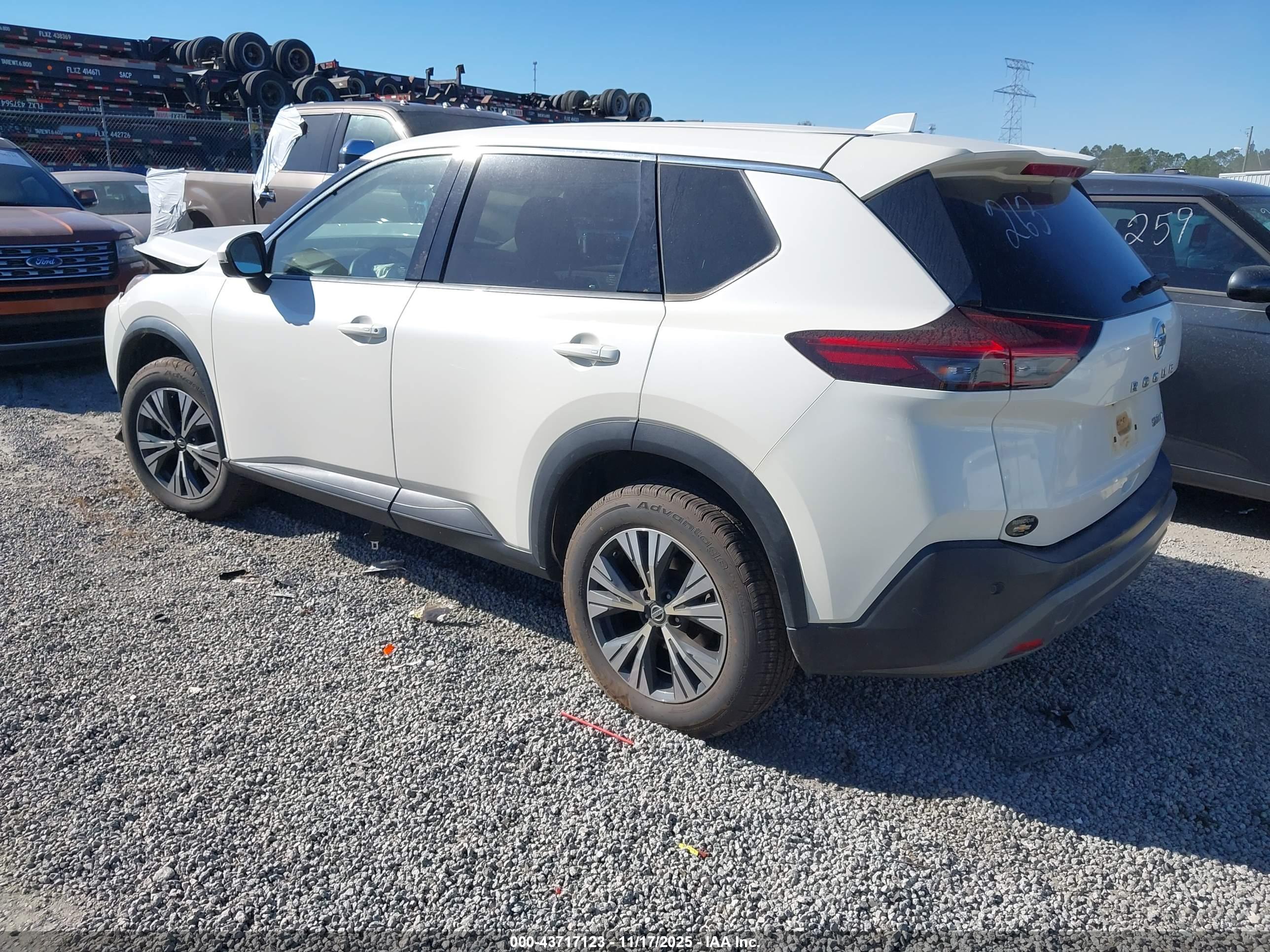 NISSAN ROGUE image 3