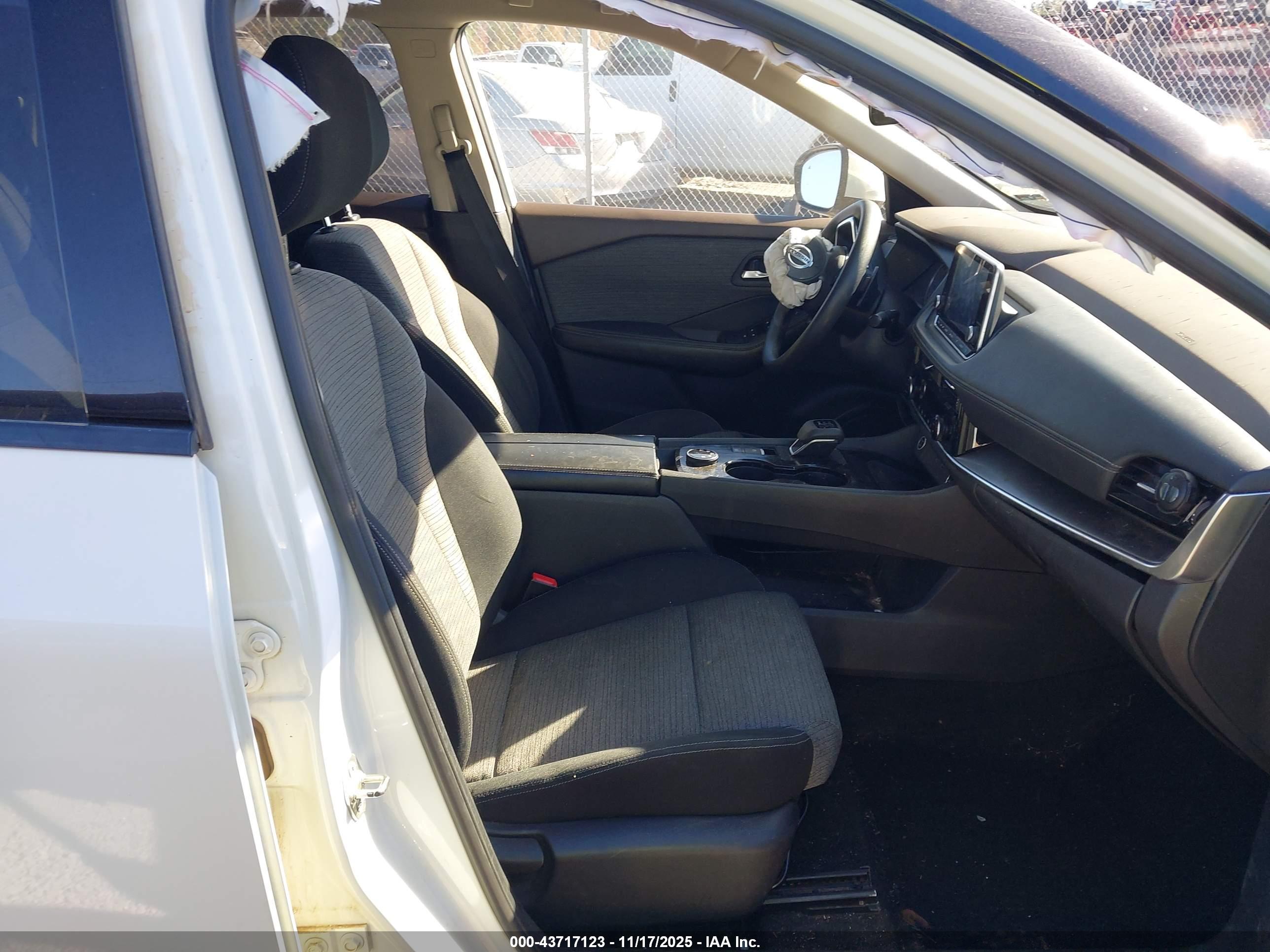 NISSAN ROGUE image 5