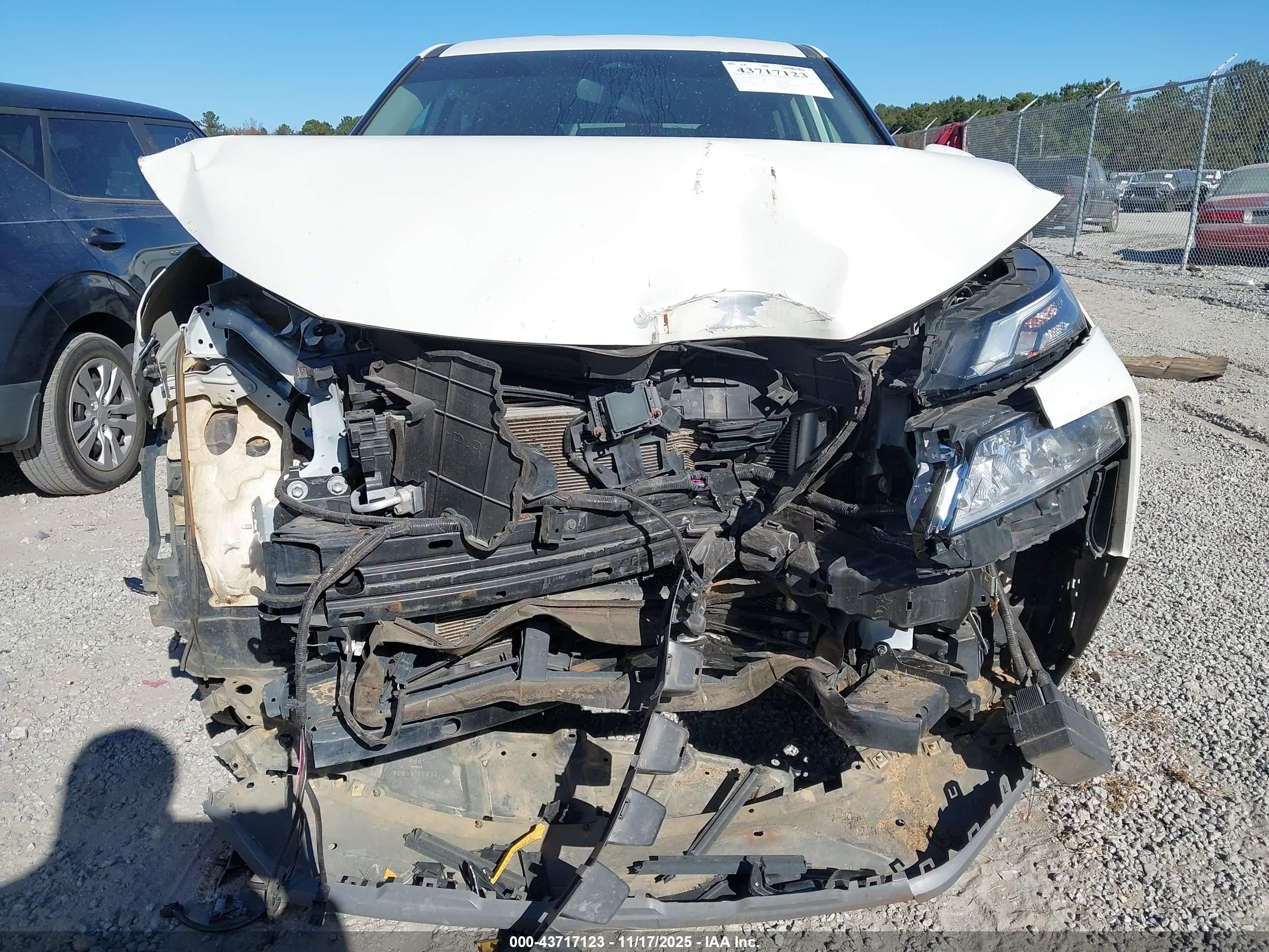 NISSAN ROGUE image 6