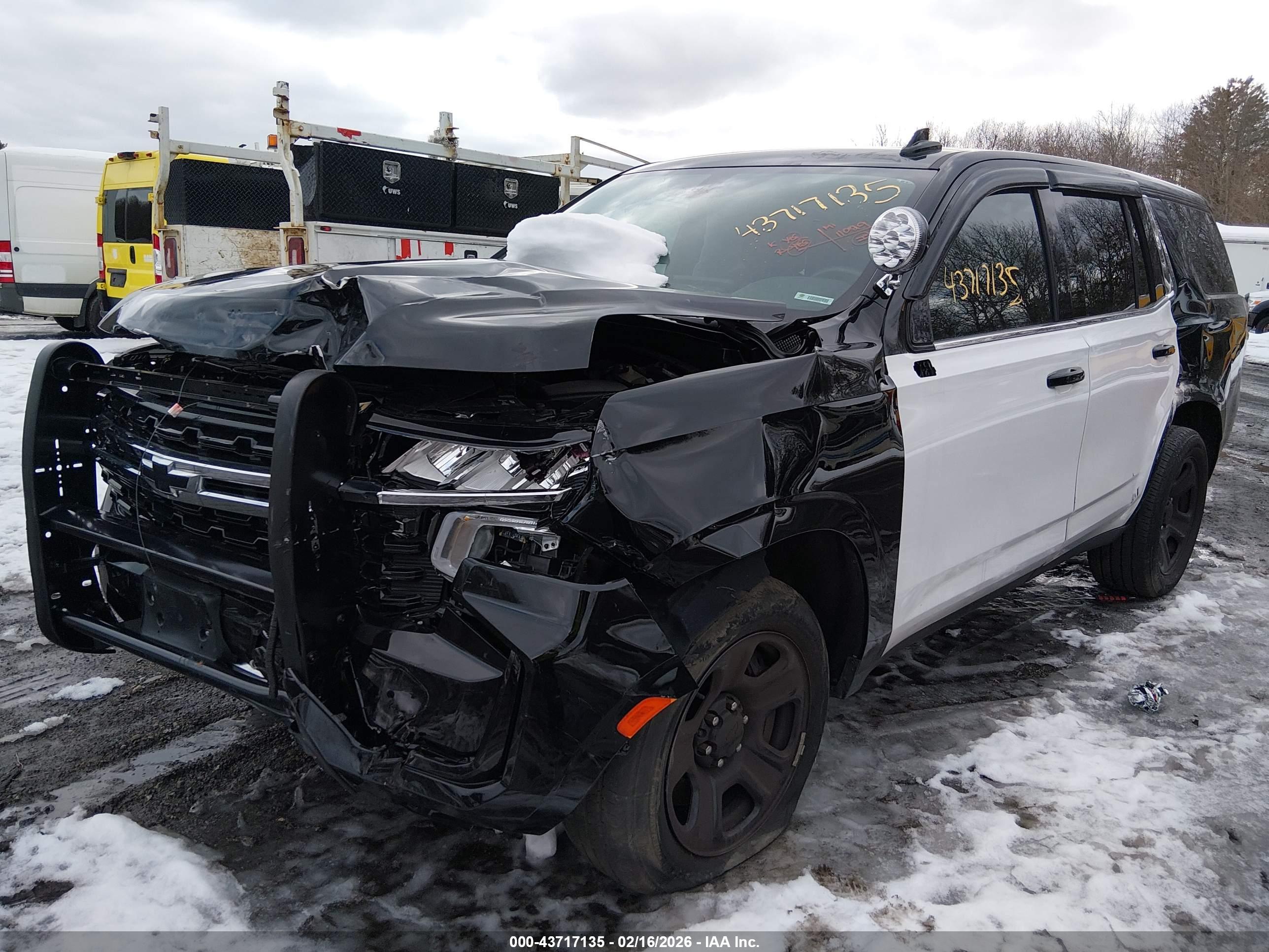 CHEVROLET TAHOE image 2