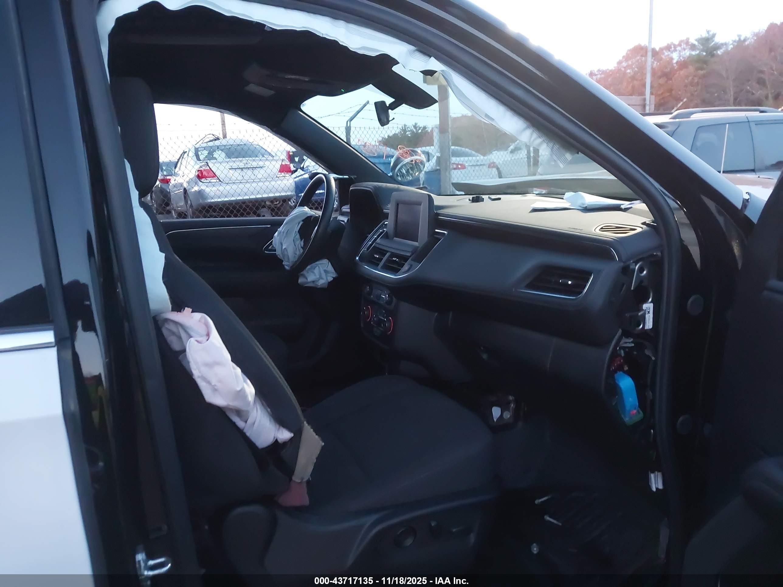 CHEVROLET TAHOE image 5