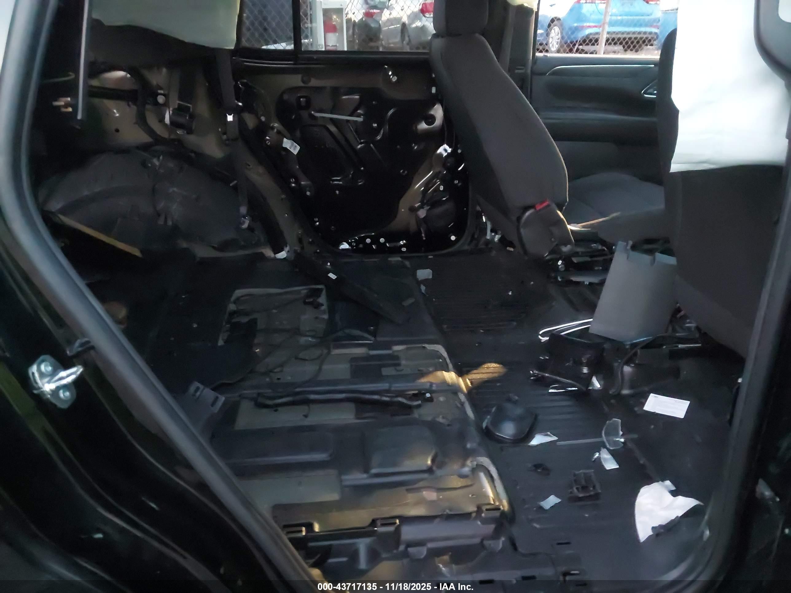 CHEVROLET TAHOE image 8