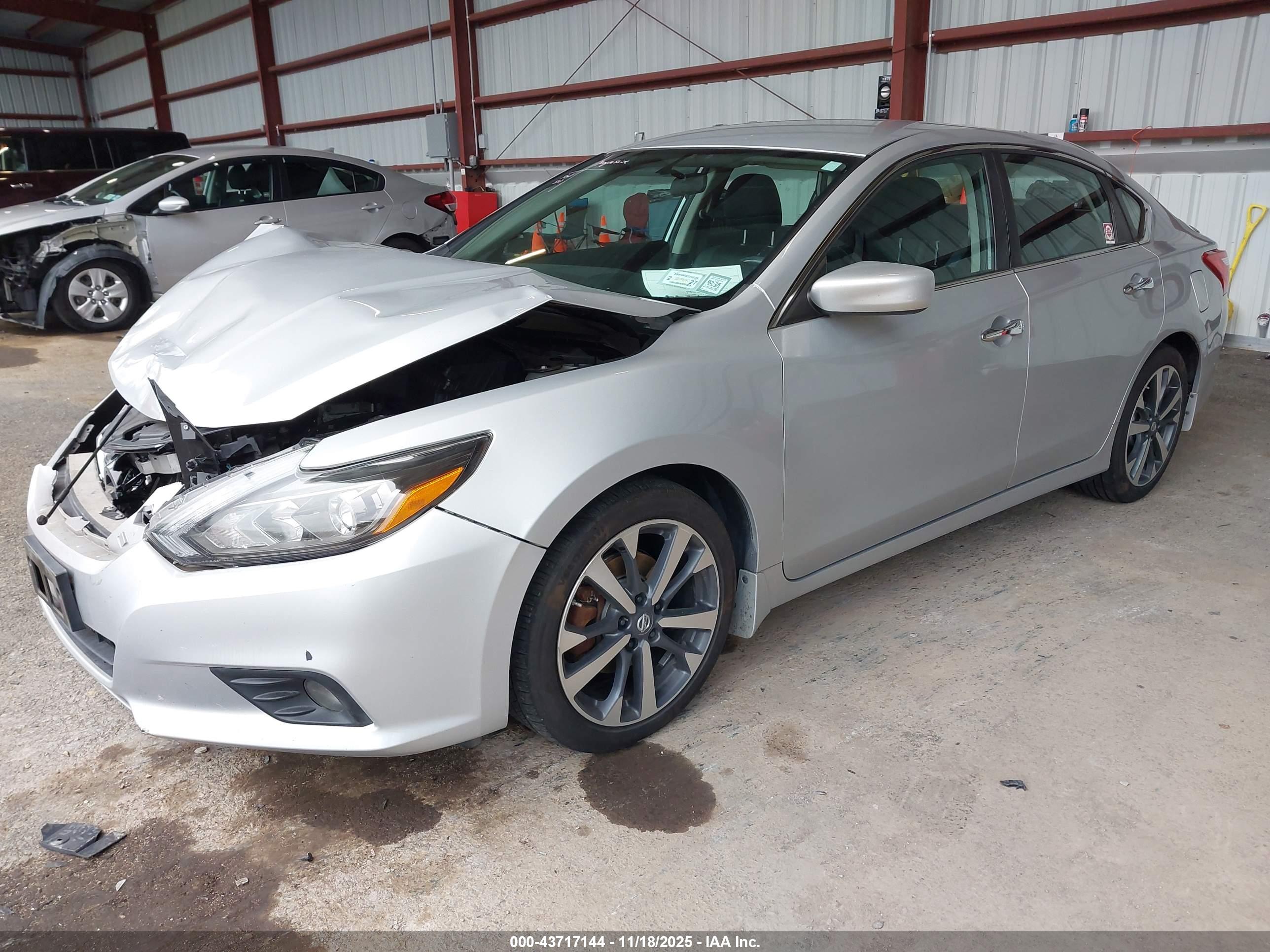 NISSAN ALTIMA image 2