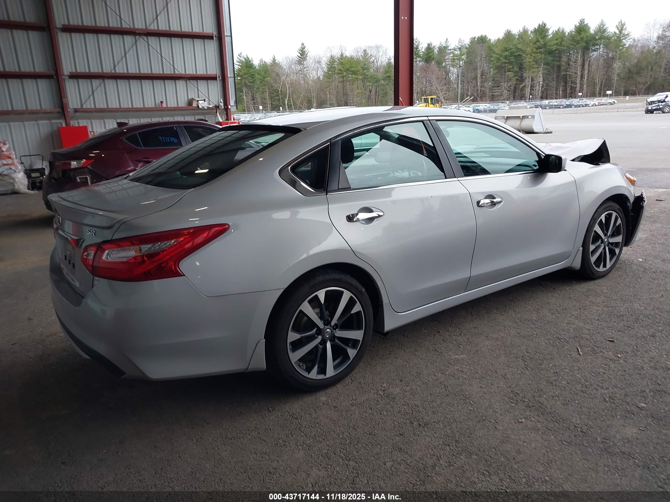 NISSAN ALTIMA image 4