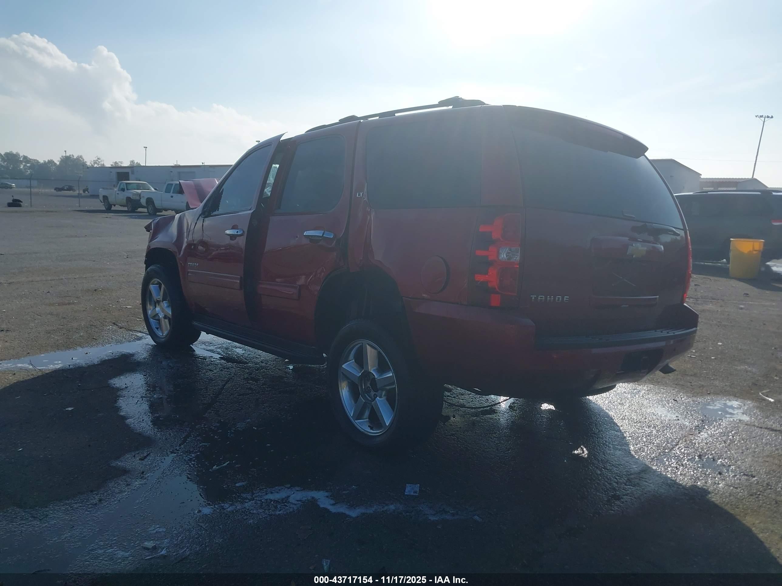 CHEVROLET TAHOE image 3