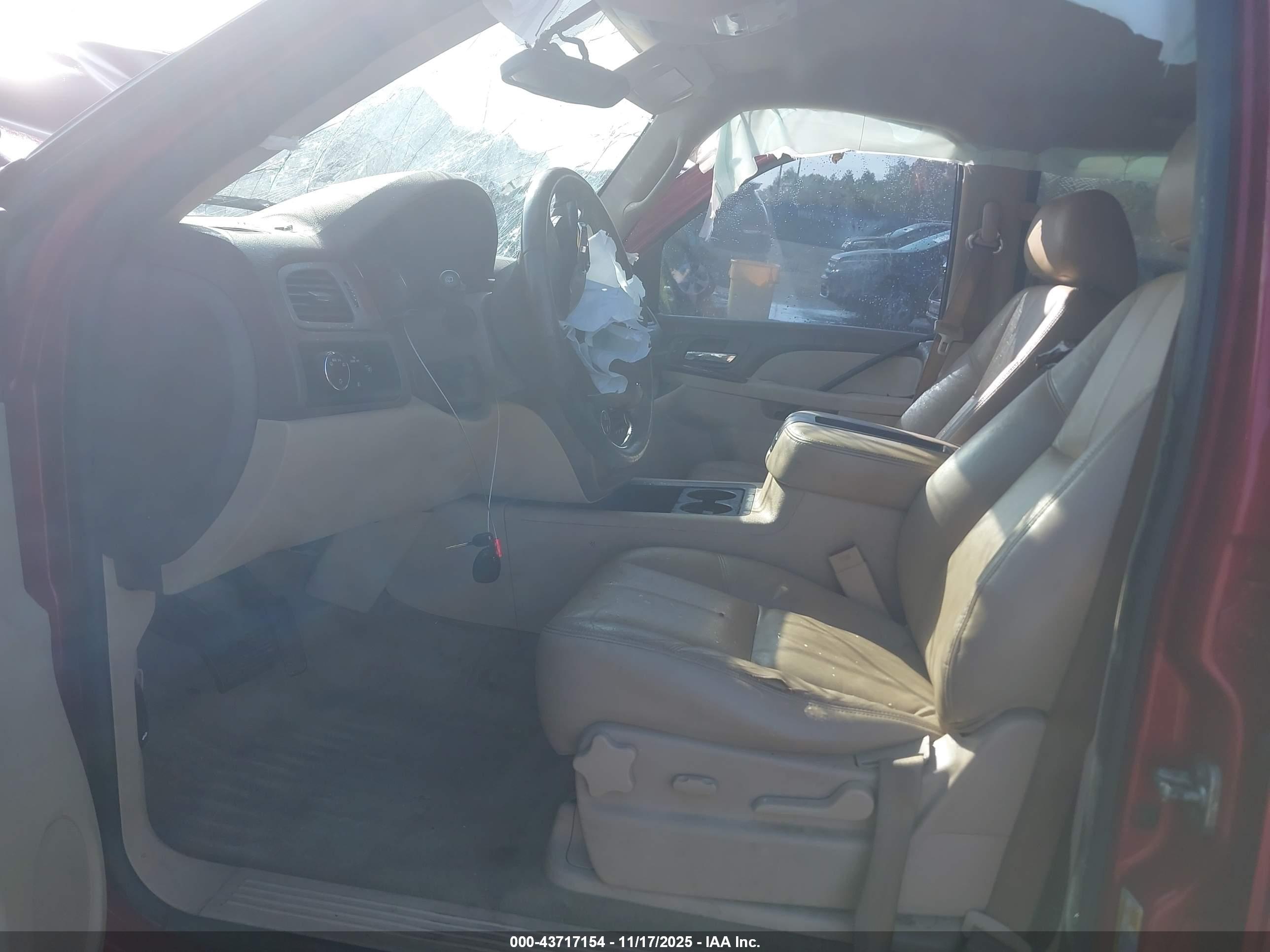 CHEVROLET TAHOE image 5