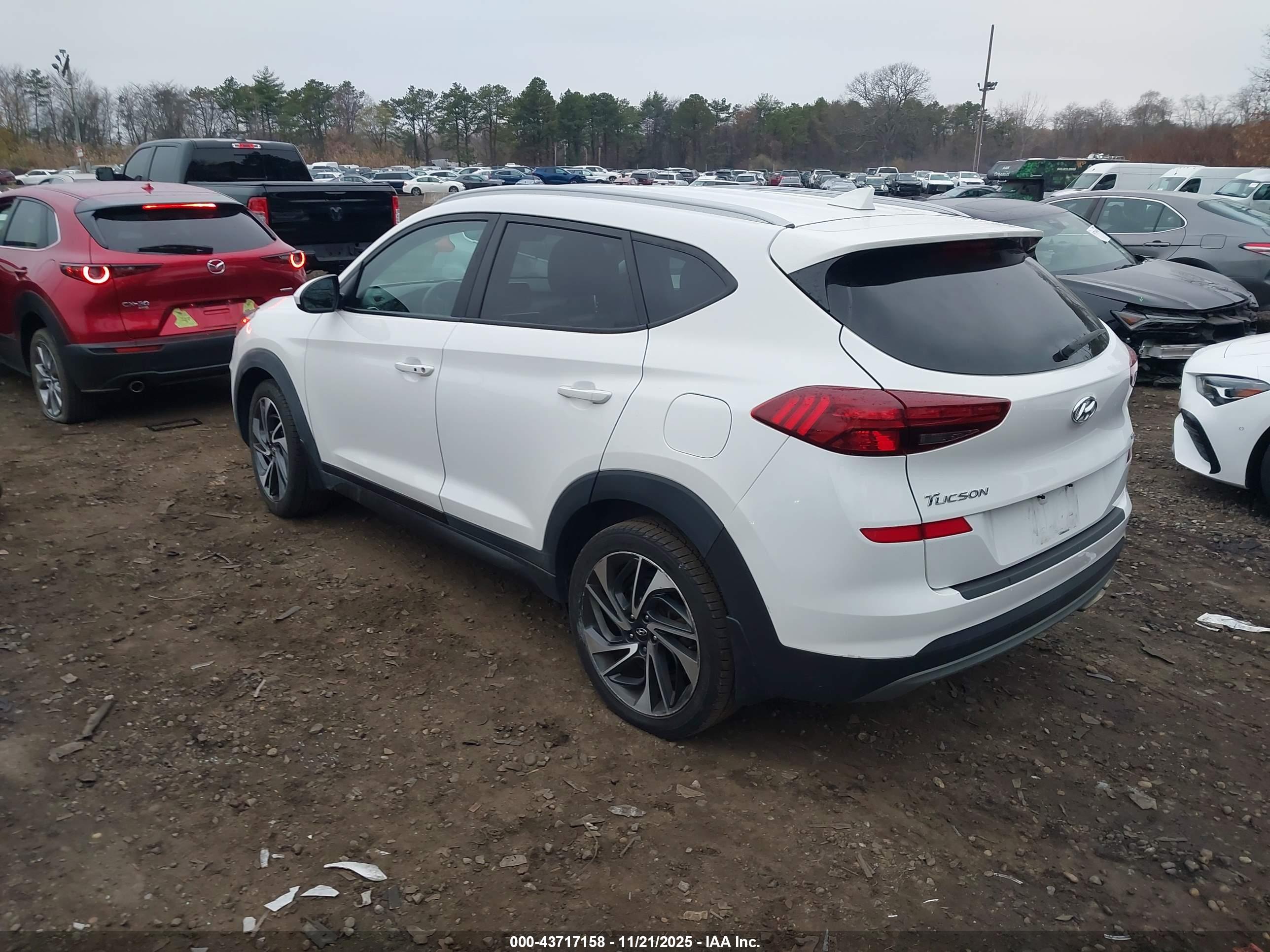 HYUNDAI TUCSON image 3