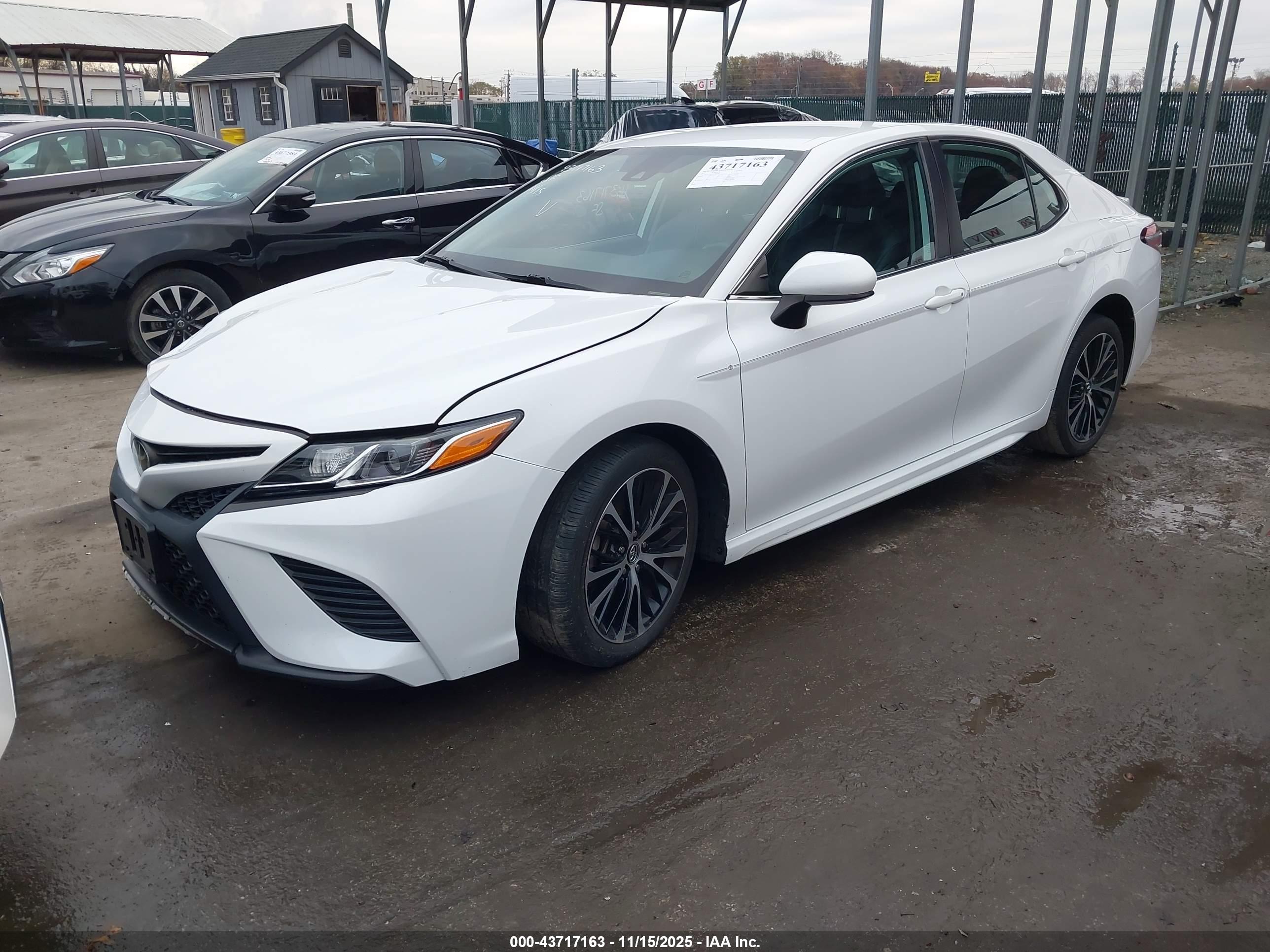 TOYOTA CAMRY image 2