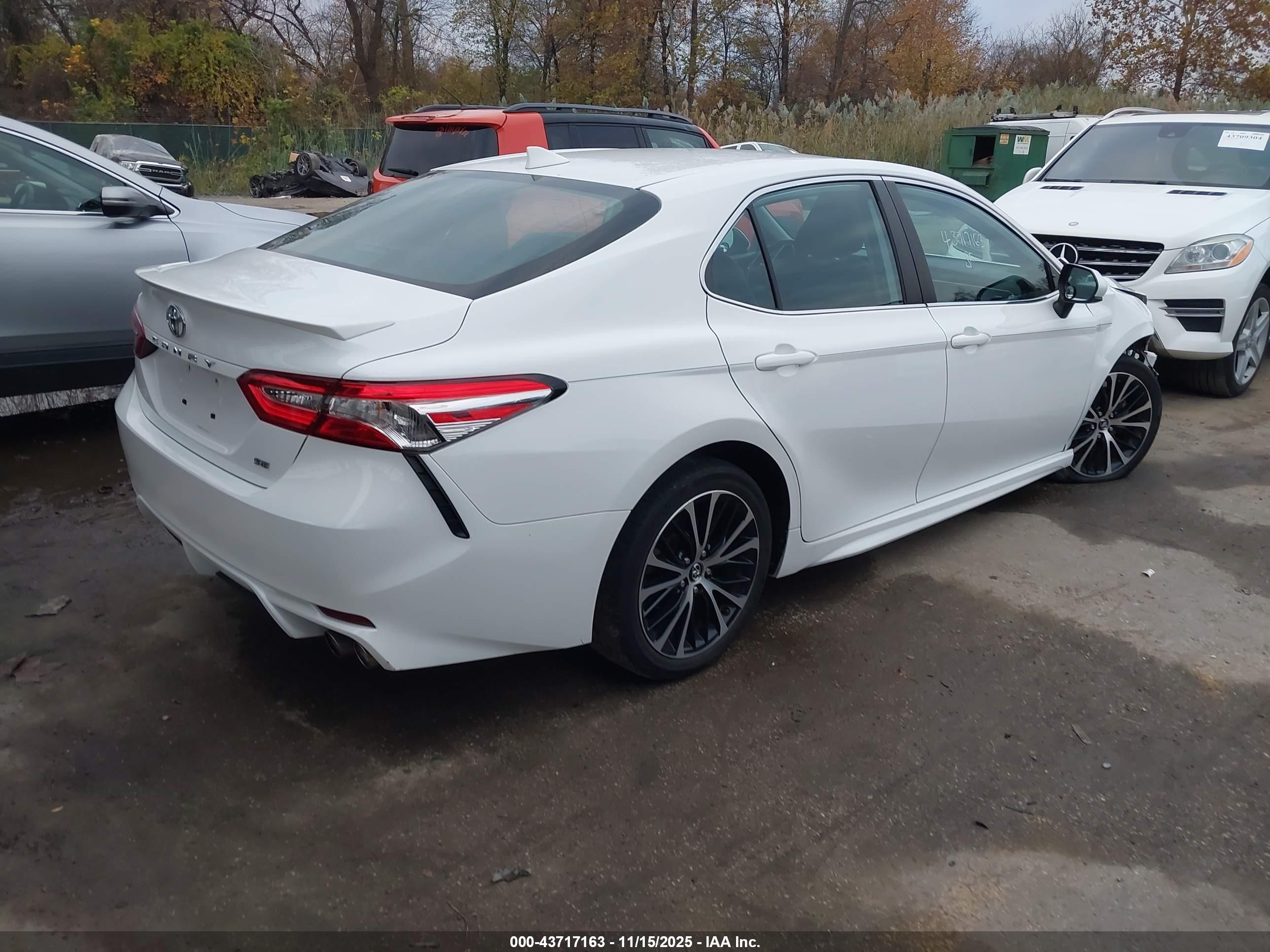 TOYOTA CAMRY image 4