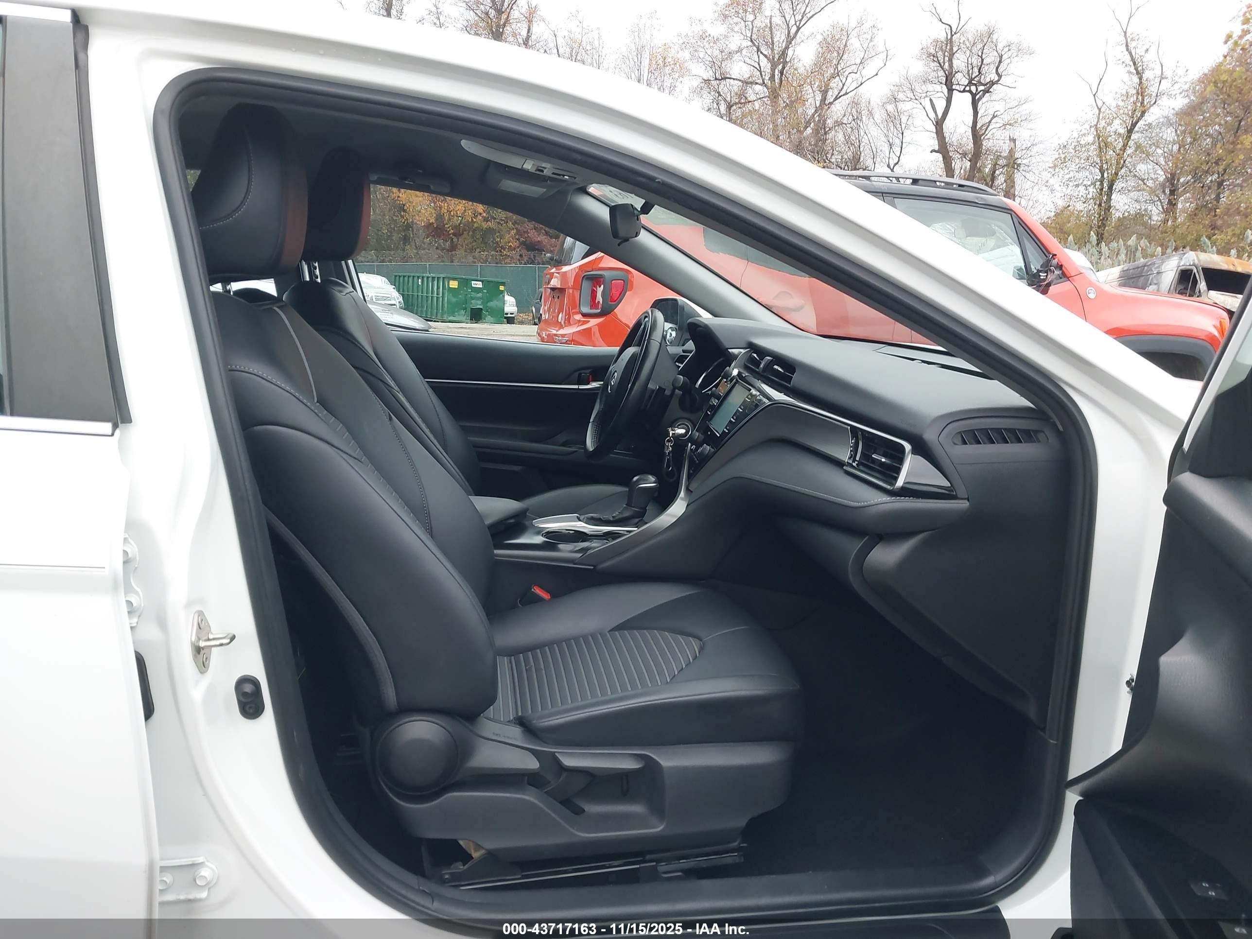 TOYOTA CAMRY image 5
