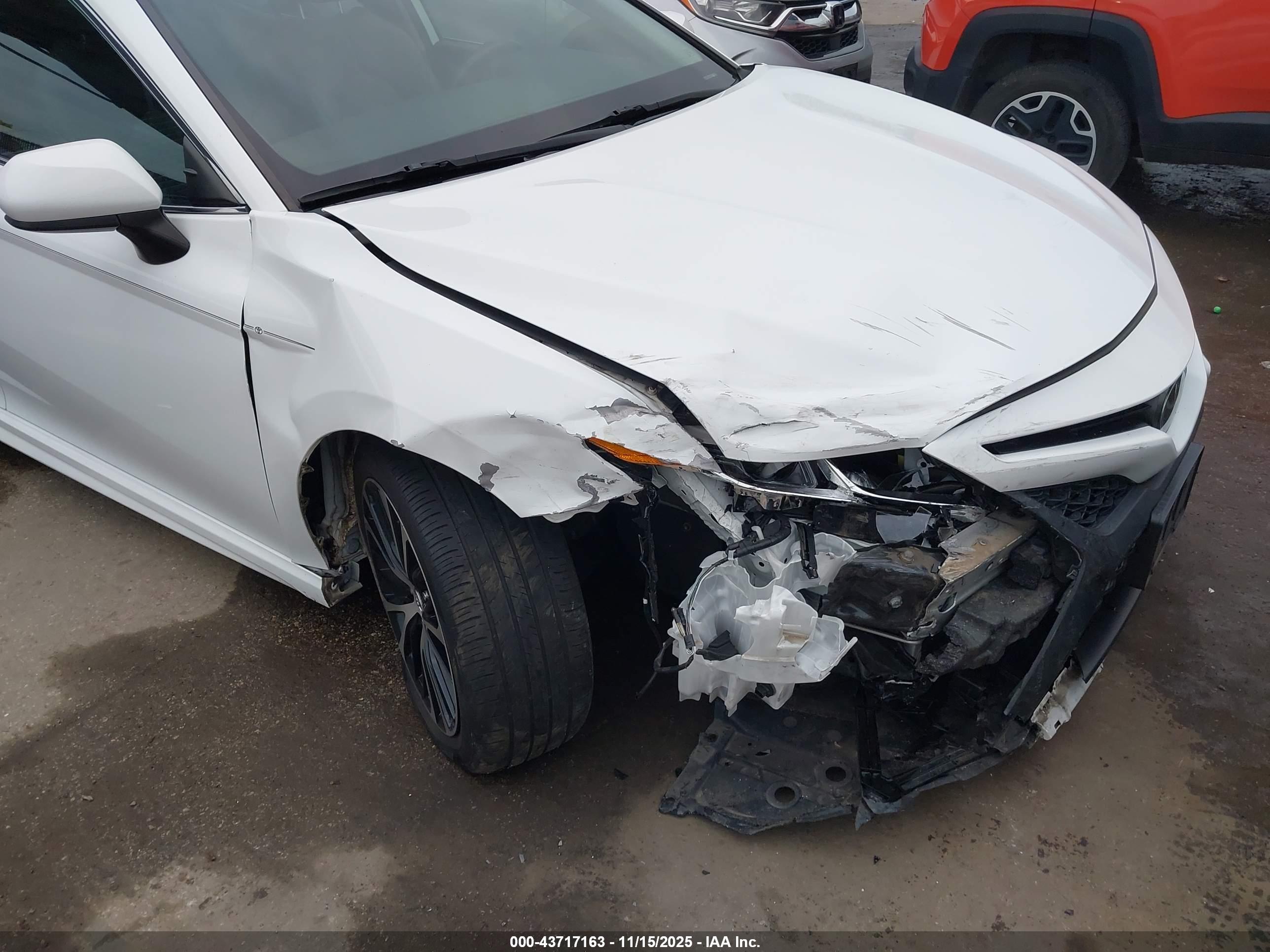 TOYOTA CAMRY image 6