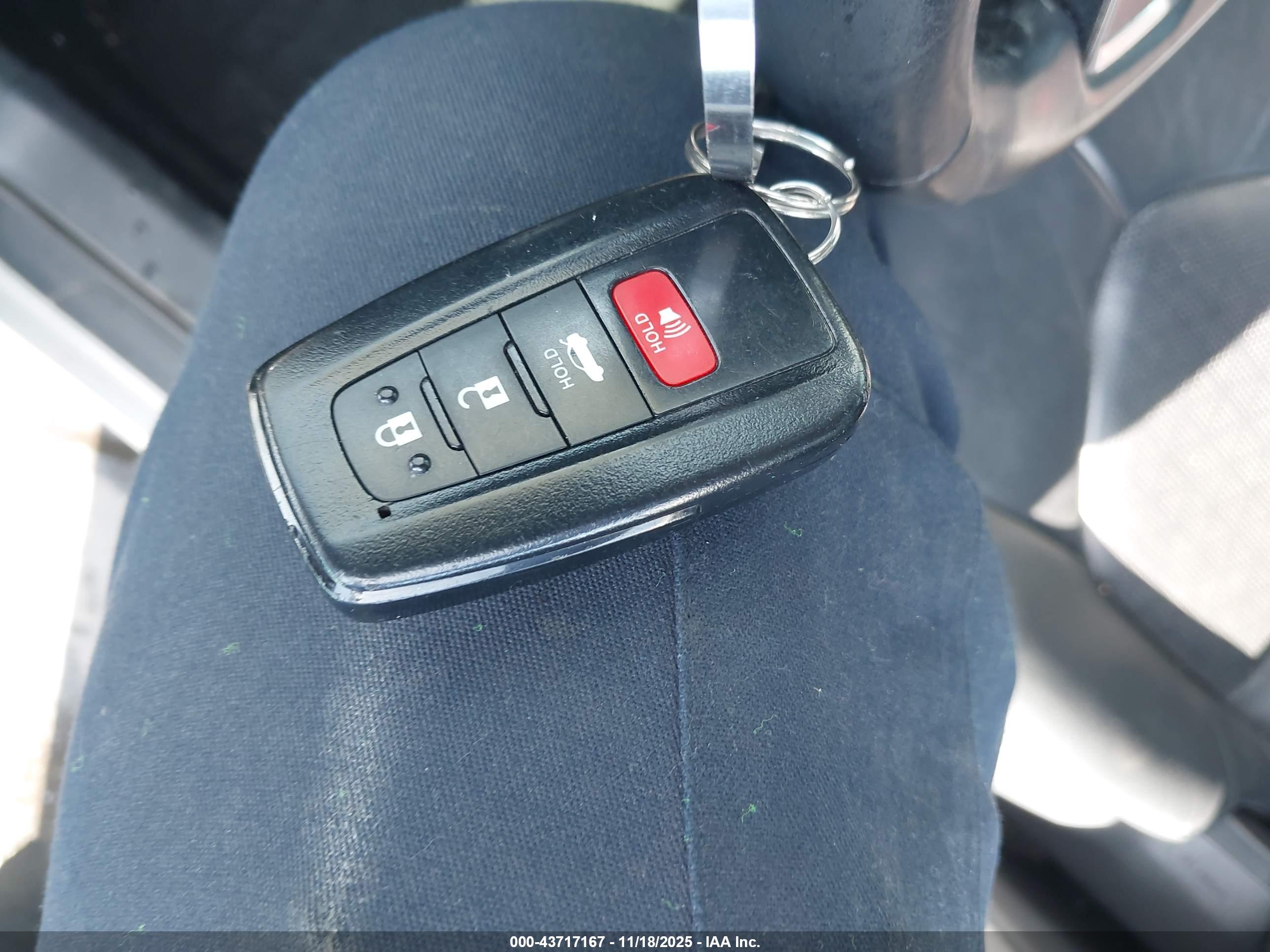 TOYOTA CAMRY image 11