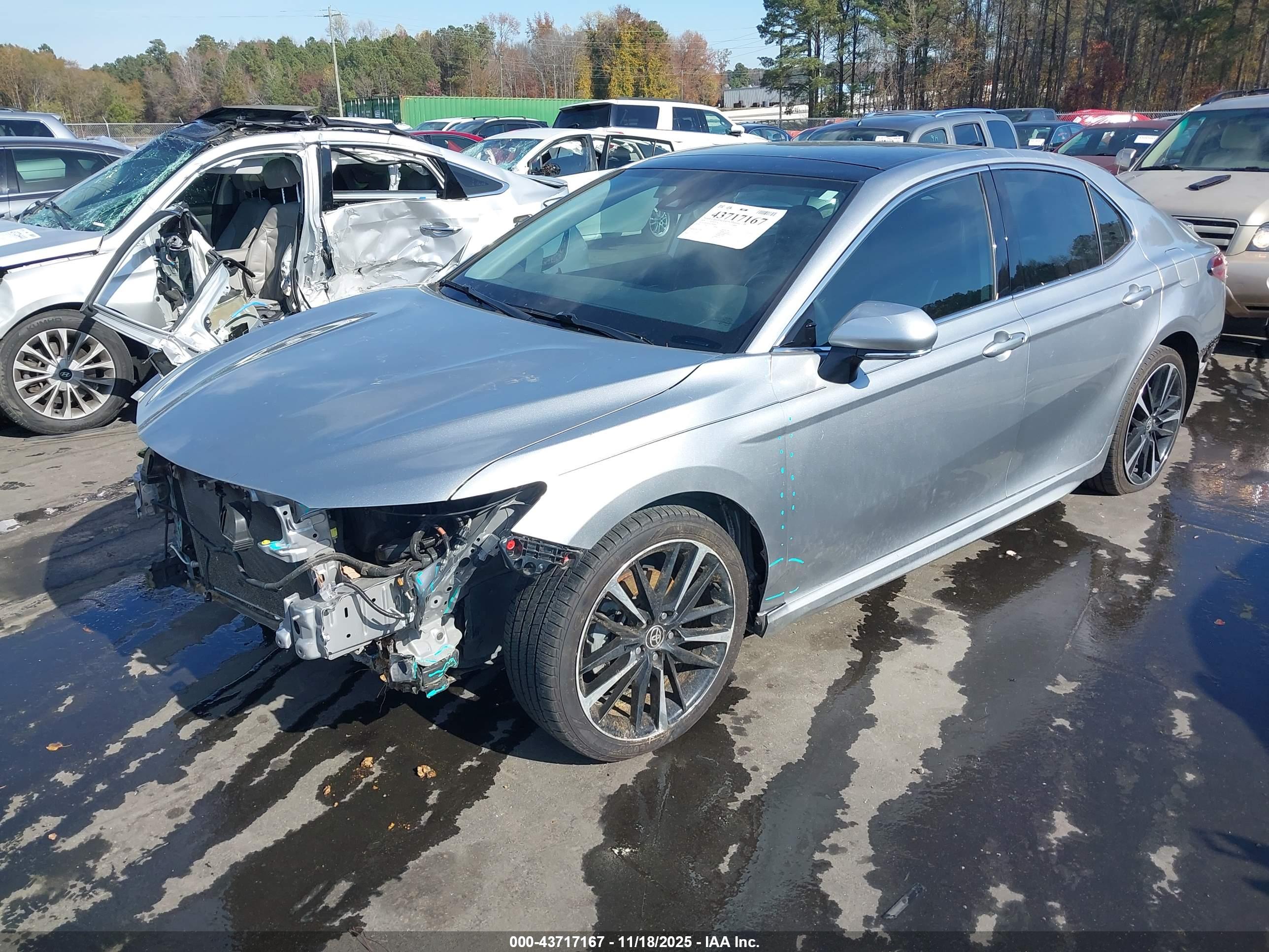 TOYOTA CAMRY image 2