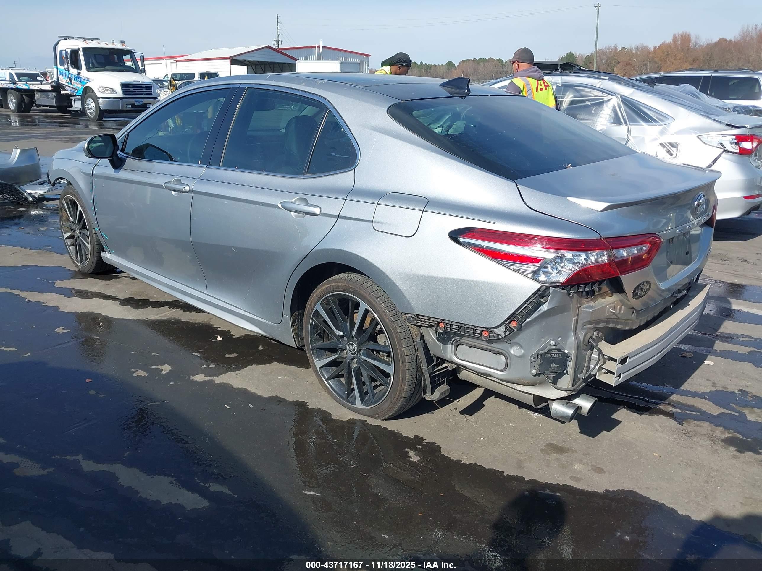 TOYOTA CAMRY image 3