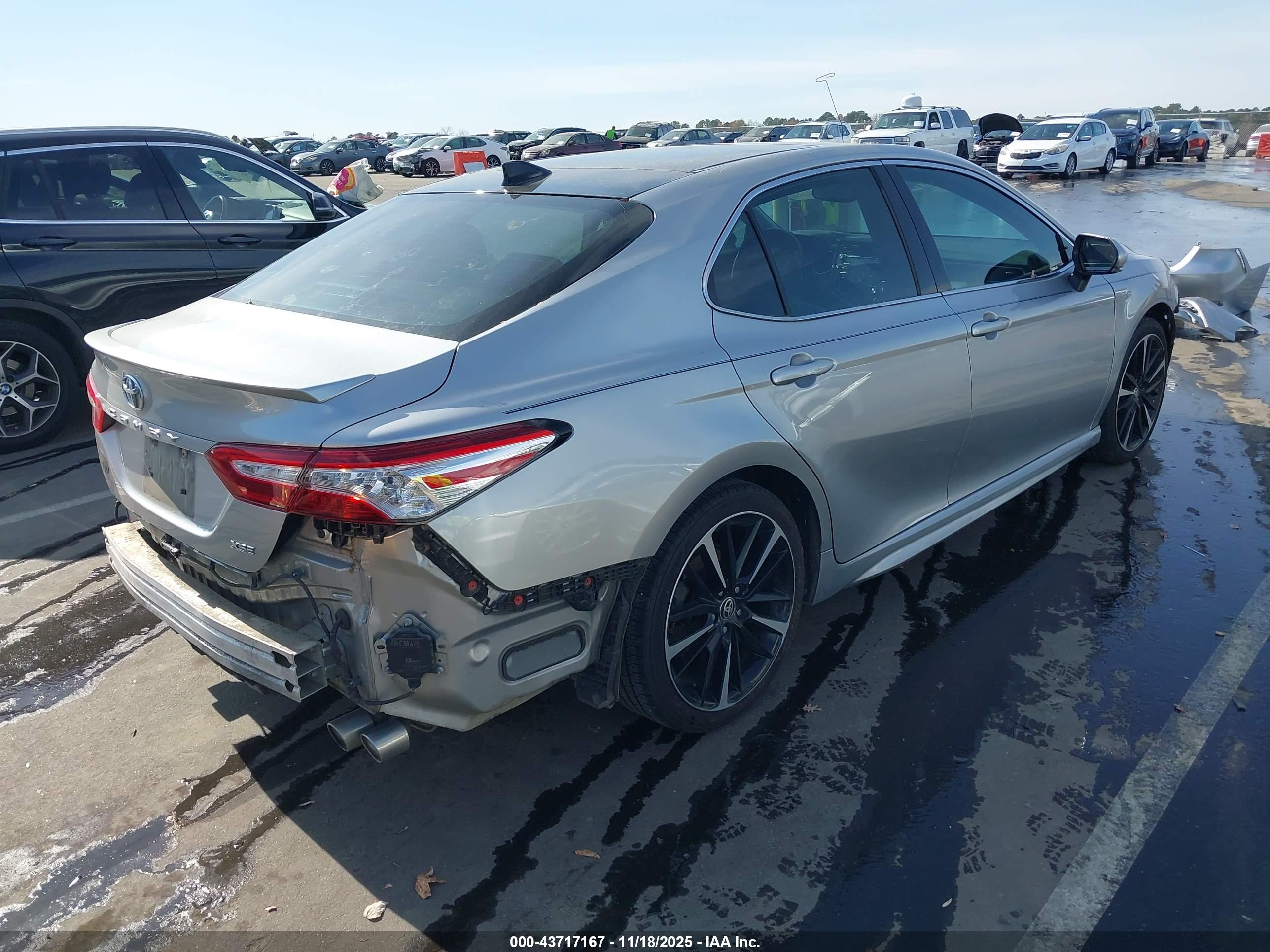 TOYOTA CAMRY image 4