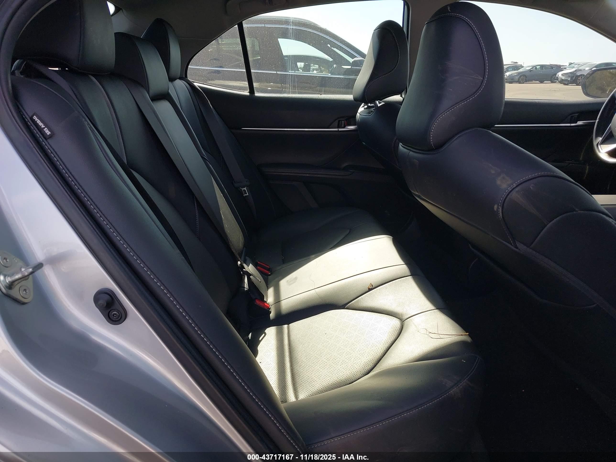 TOYOTA CAMRY image 8