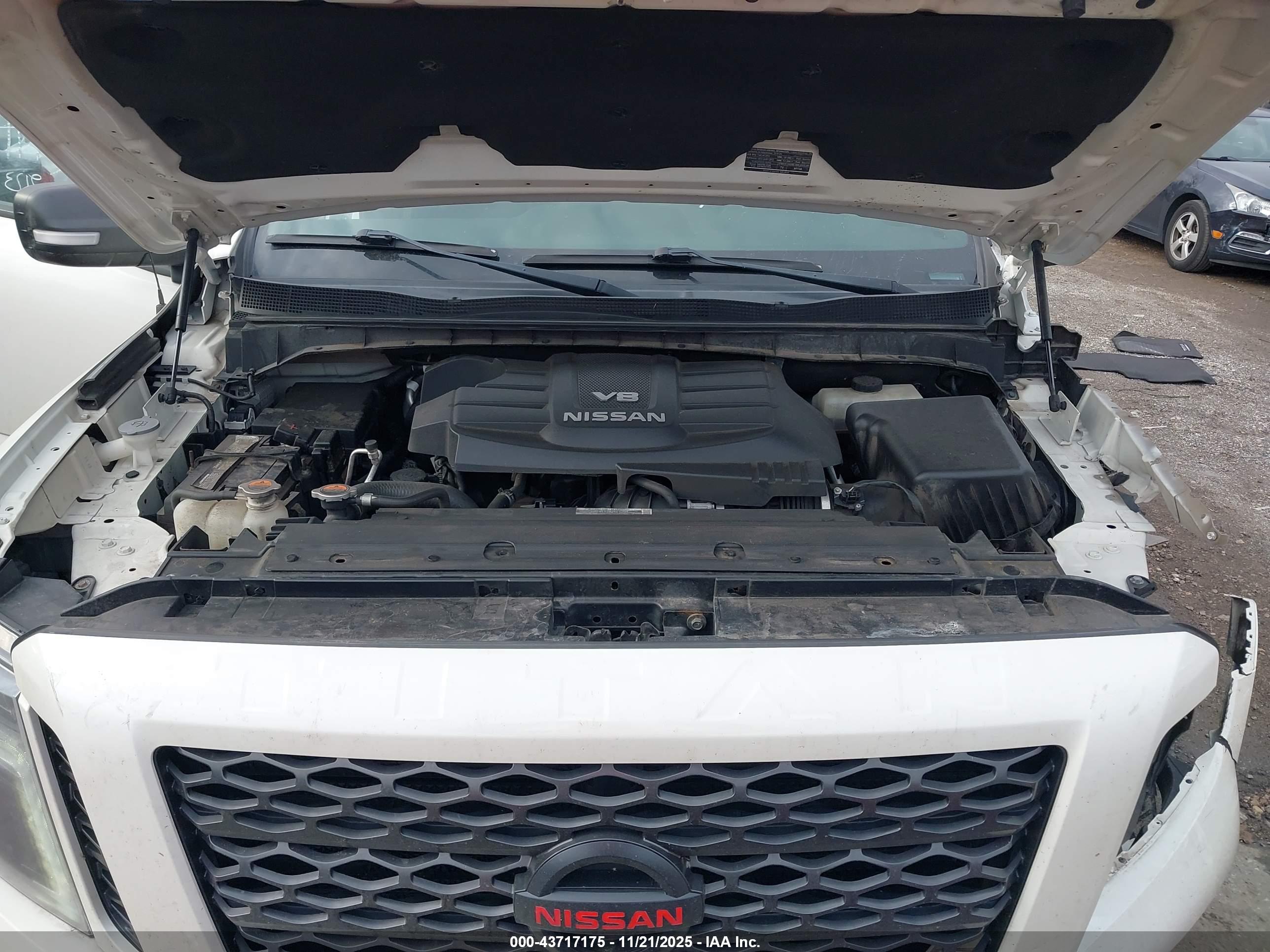 NISSAN TITAN image 10