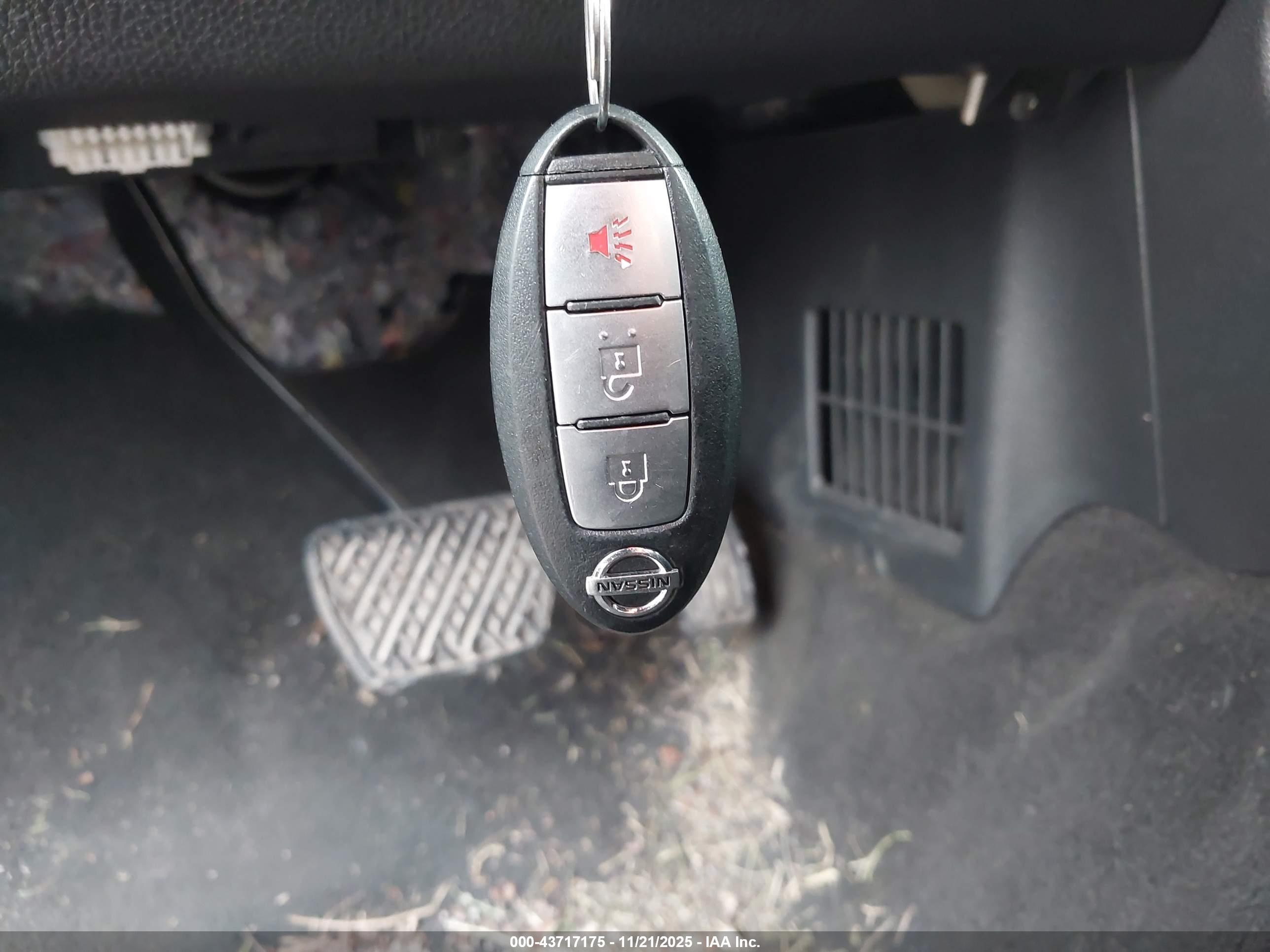 NISSAN TITAN image 11