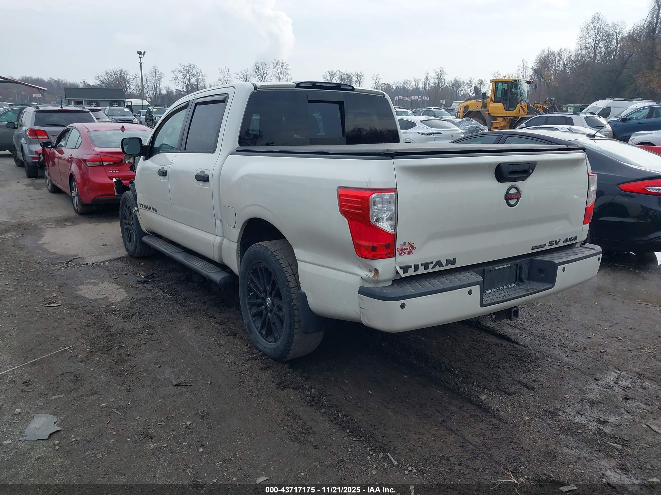 NISSAN TITAN image 3