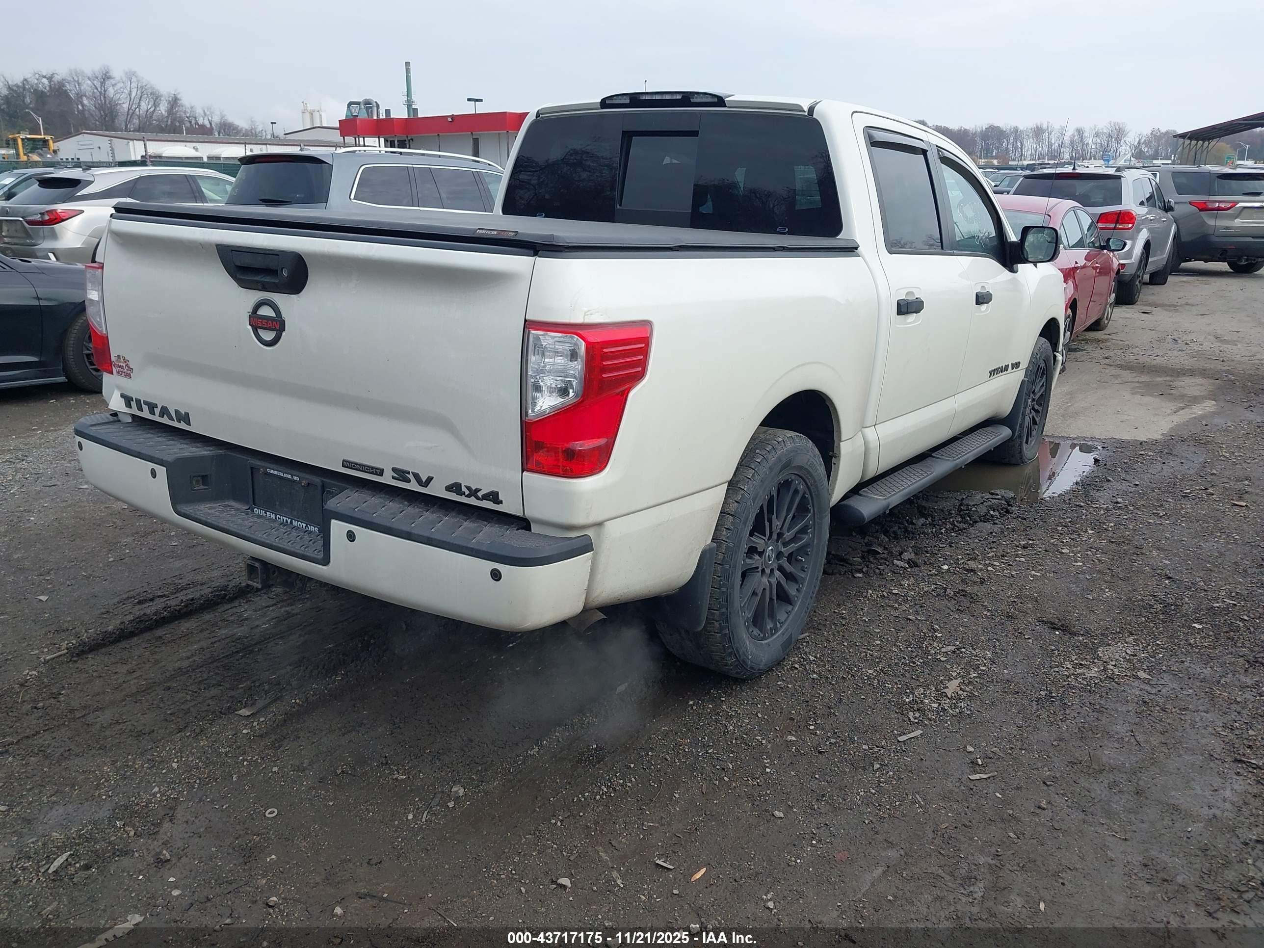 NISSAN TITAN image 4