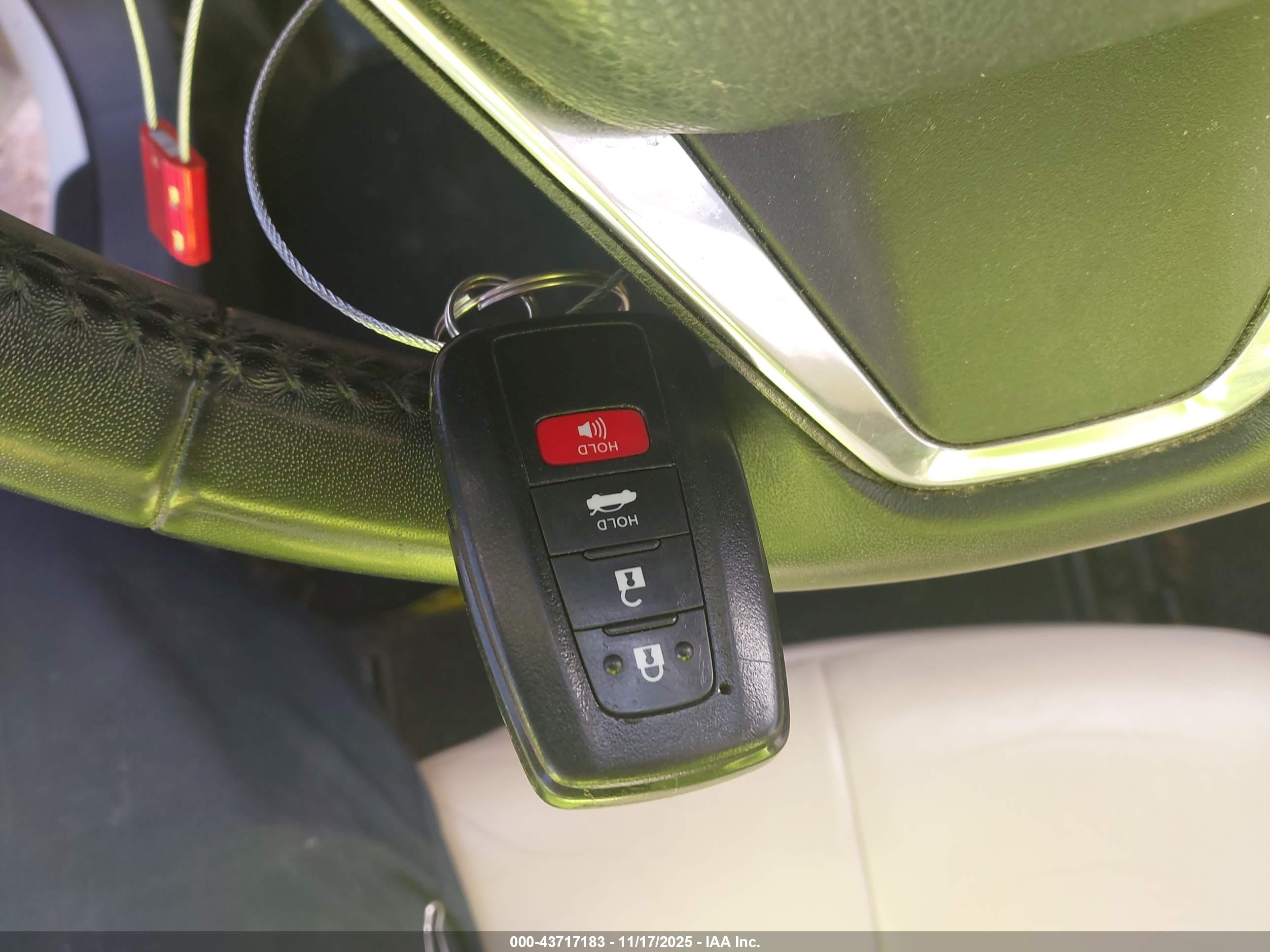 TOYOTA CAMRY image 11