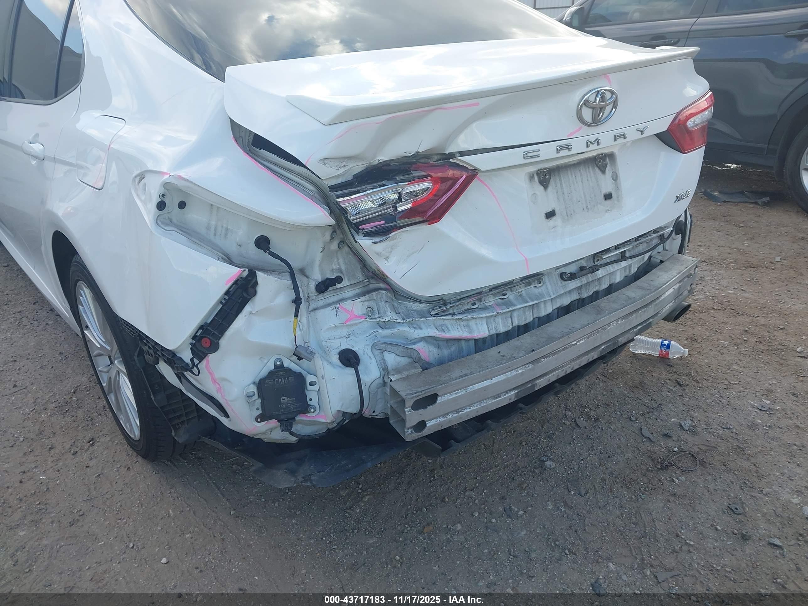 TOYOTA CAMRY image 6