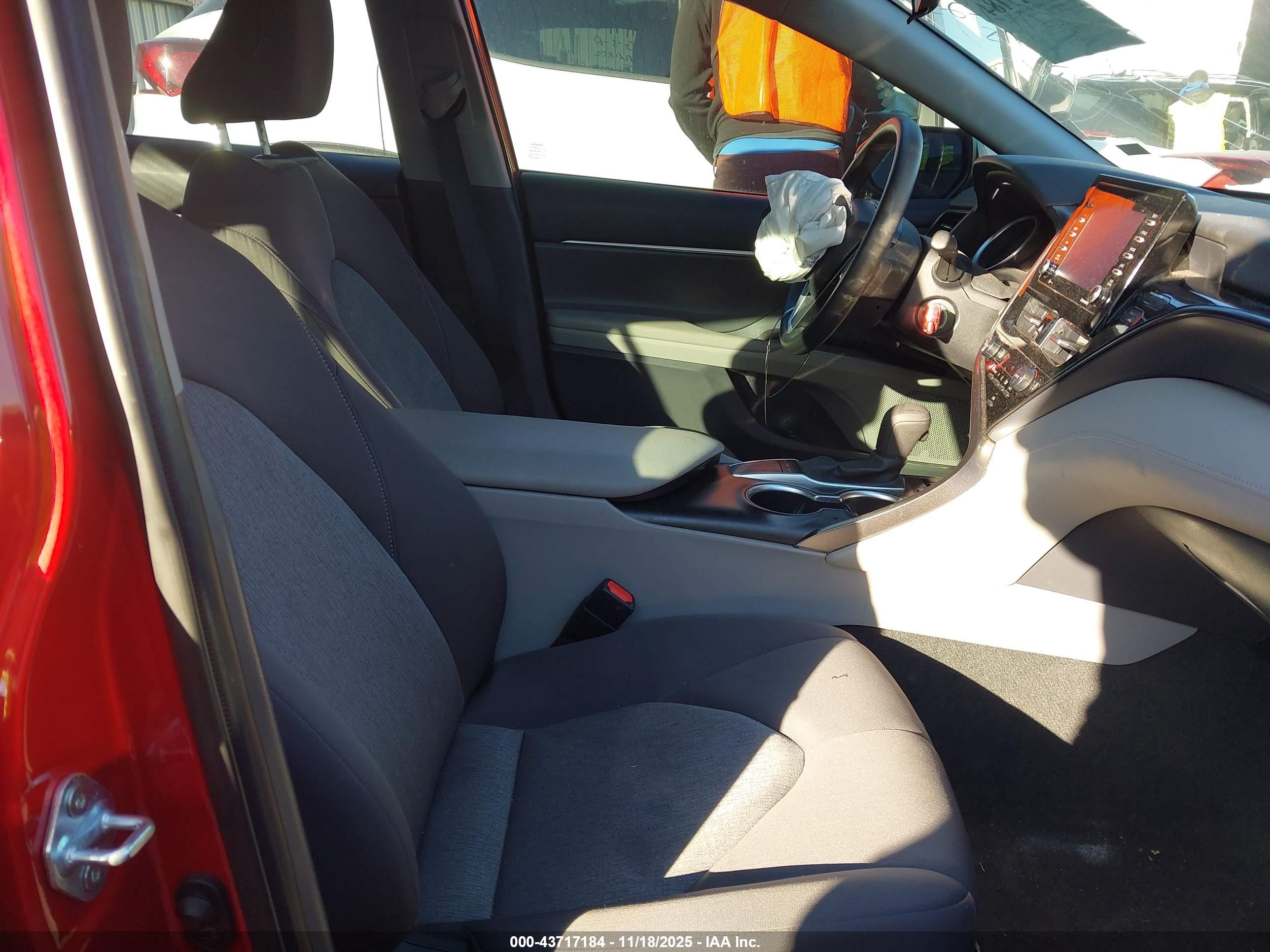 TOYOTA CAMRY image 5