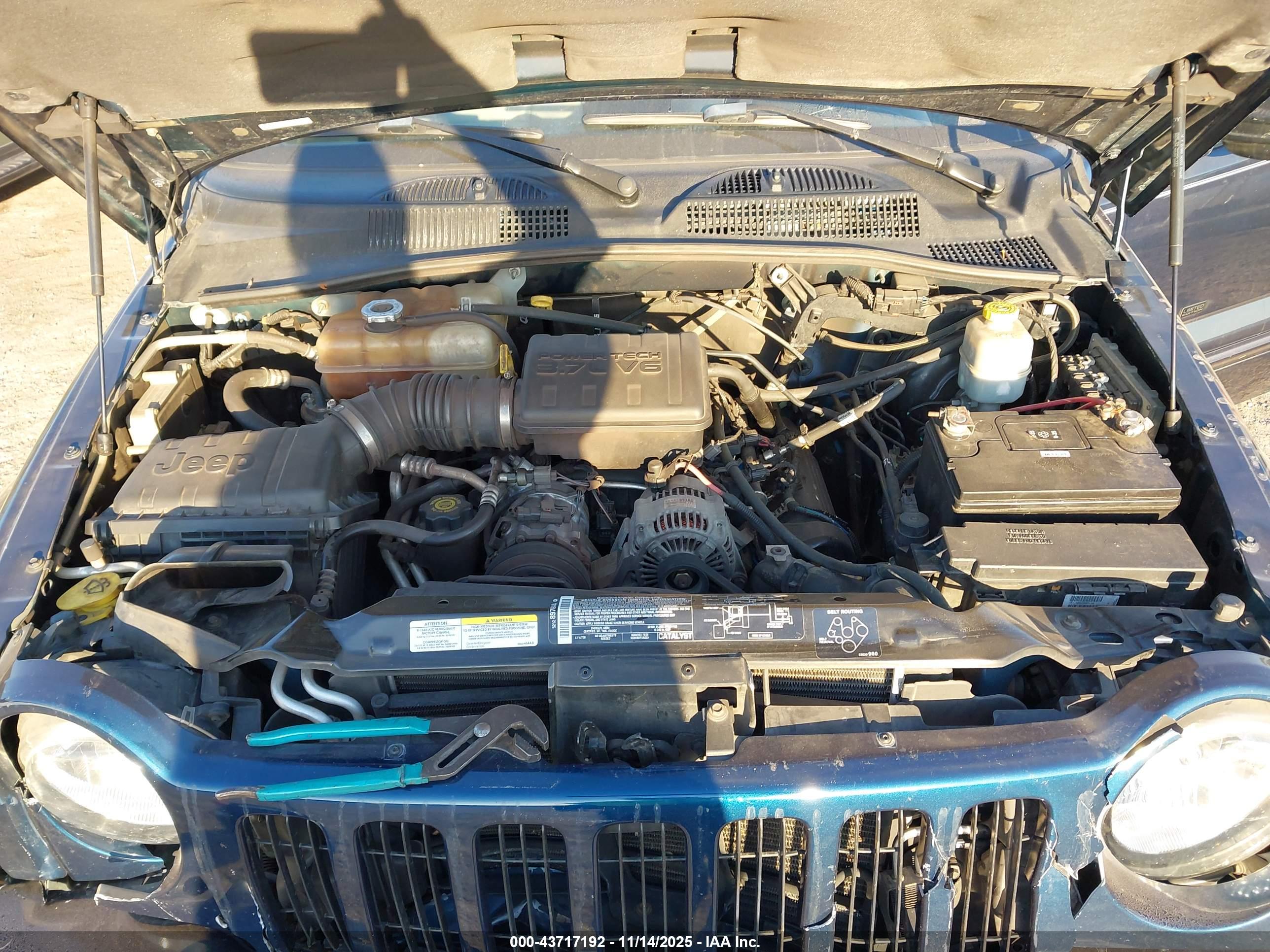 JEEP LIBERTY image 10