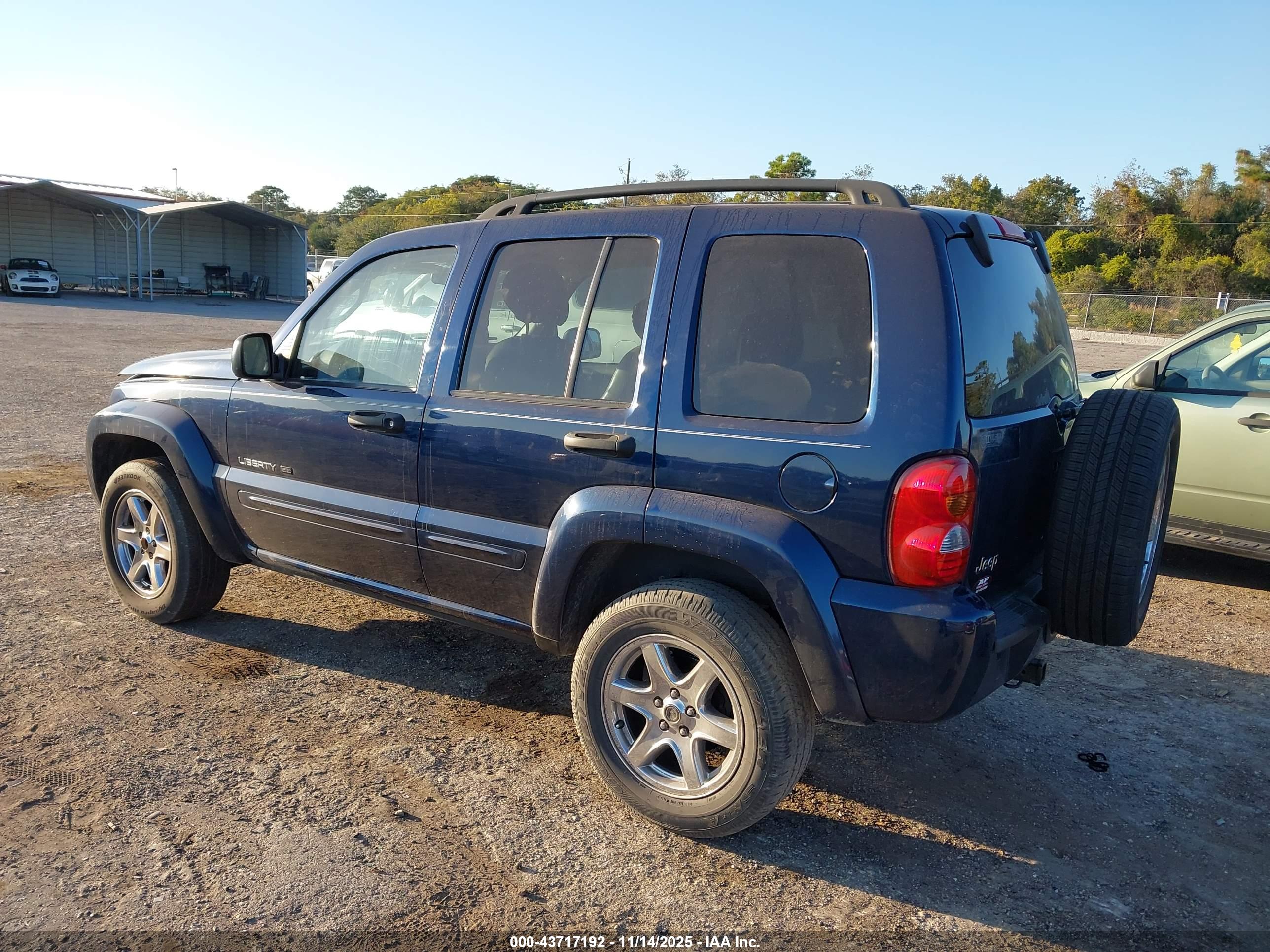 JEEP LIBERTY image 3